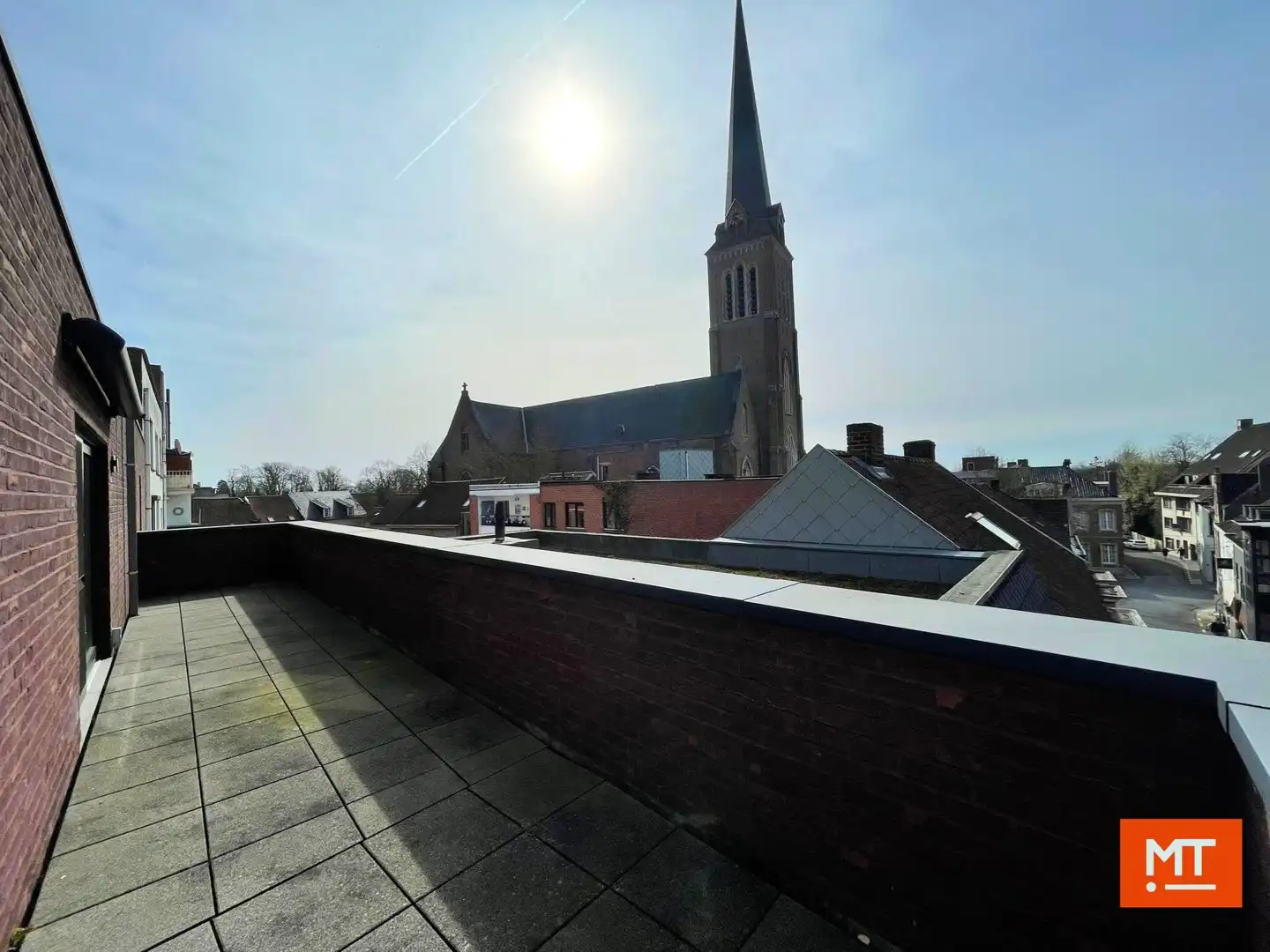 Instapklaar éénslaapkamerappartement met groot terras en ondergrondse staanplaats te huur in Izegem foto 14