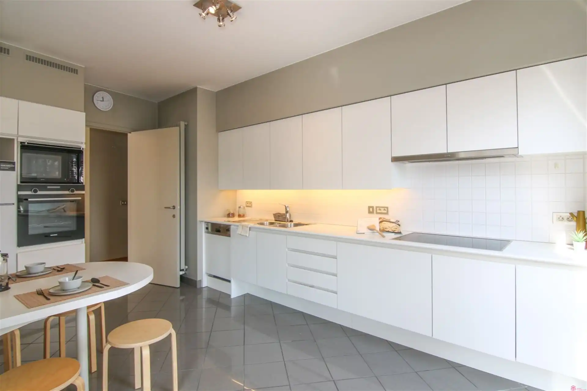 Stijlvol en ruim appartement  foto 7