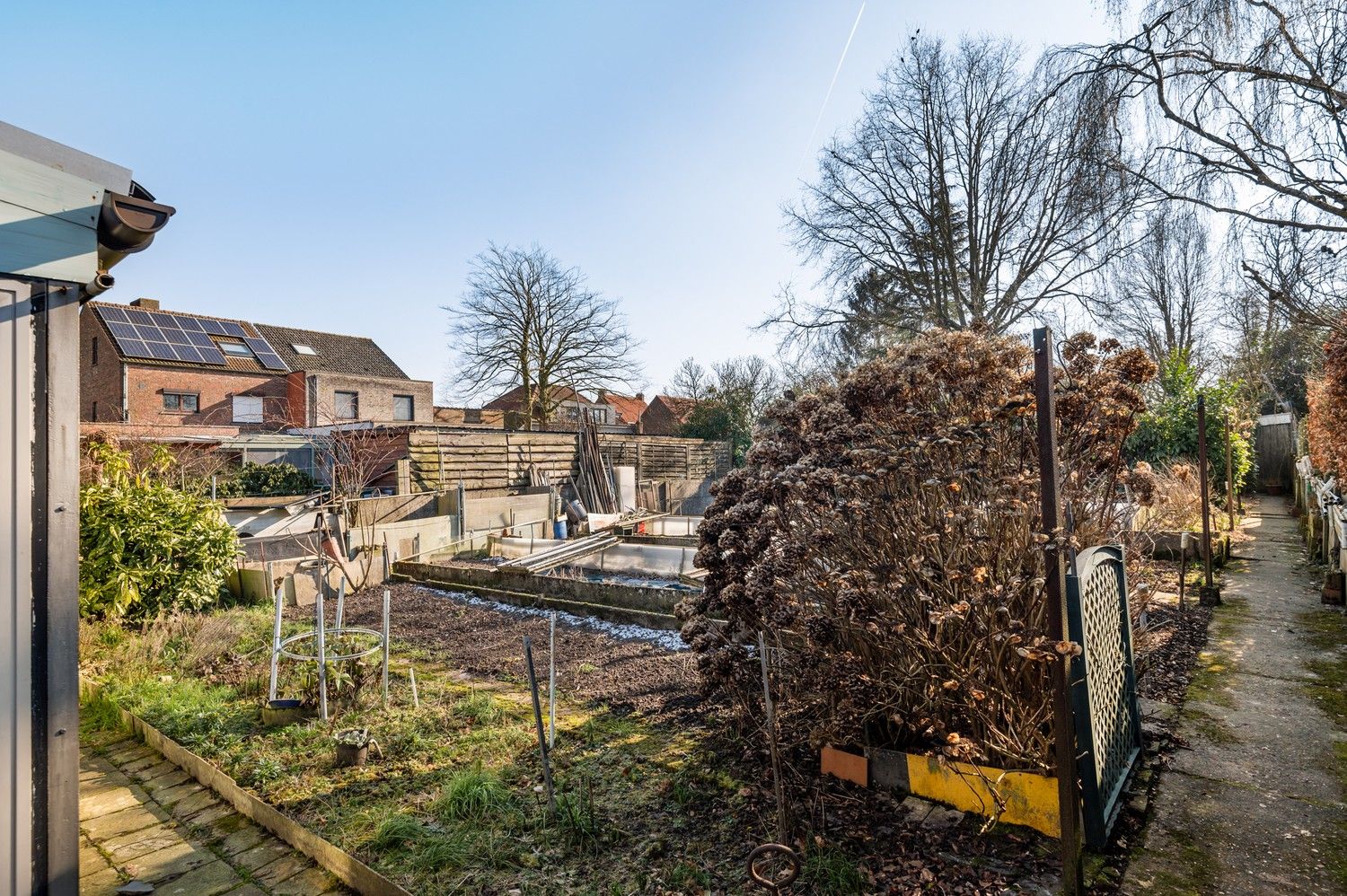 Te renoveren woning met magazijn en veel potentieel op toplocatie in Lint foto 15