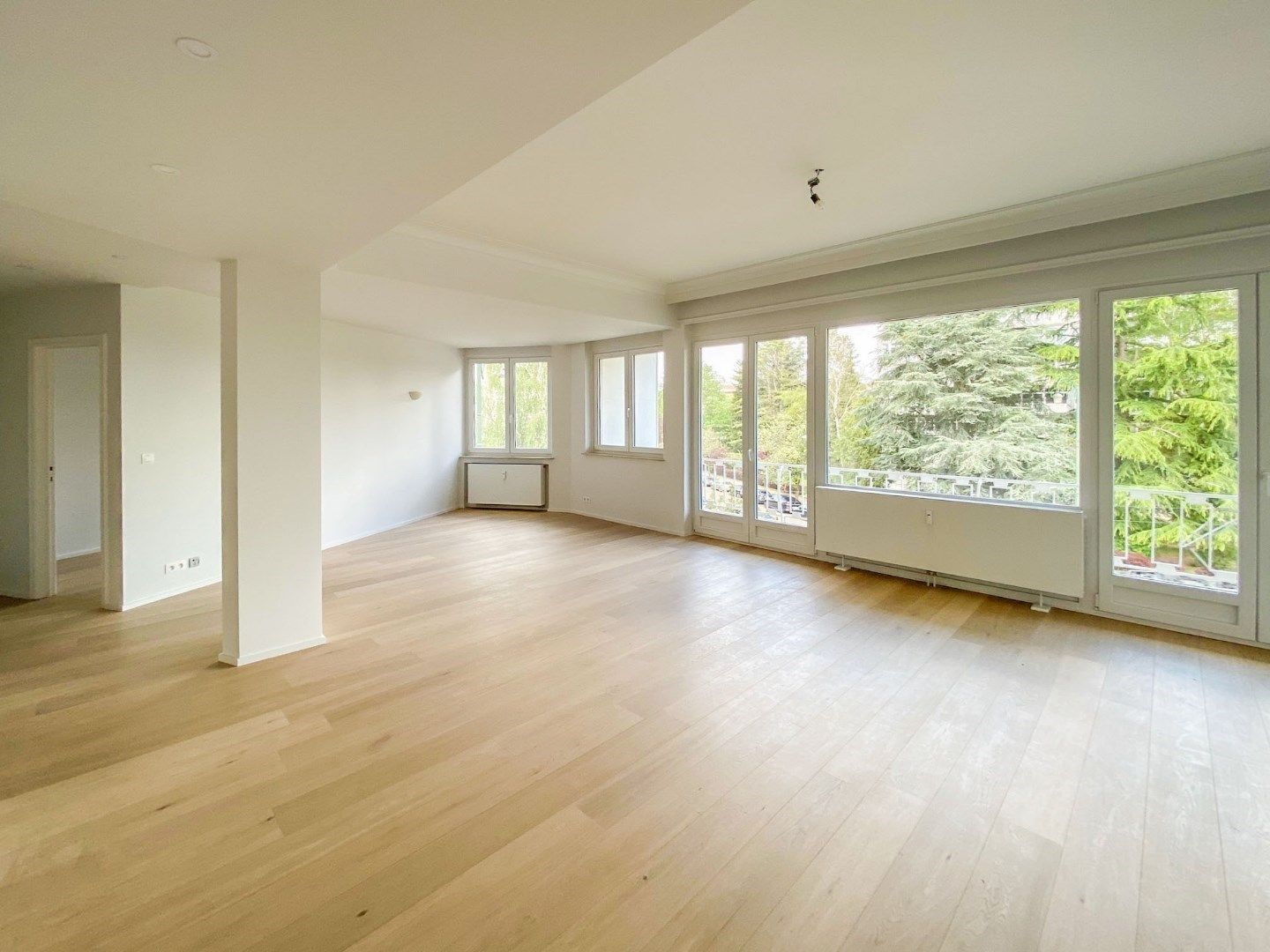 Gerenoveerd opbrengstgebouw - 6 appartementen + 5 garages! foto 24
