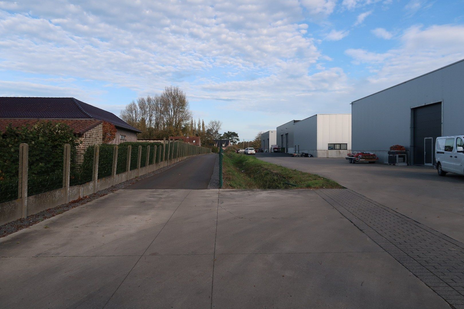 Loods te huur op uitstekende ligging. foto 7