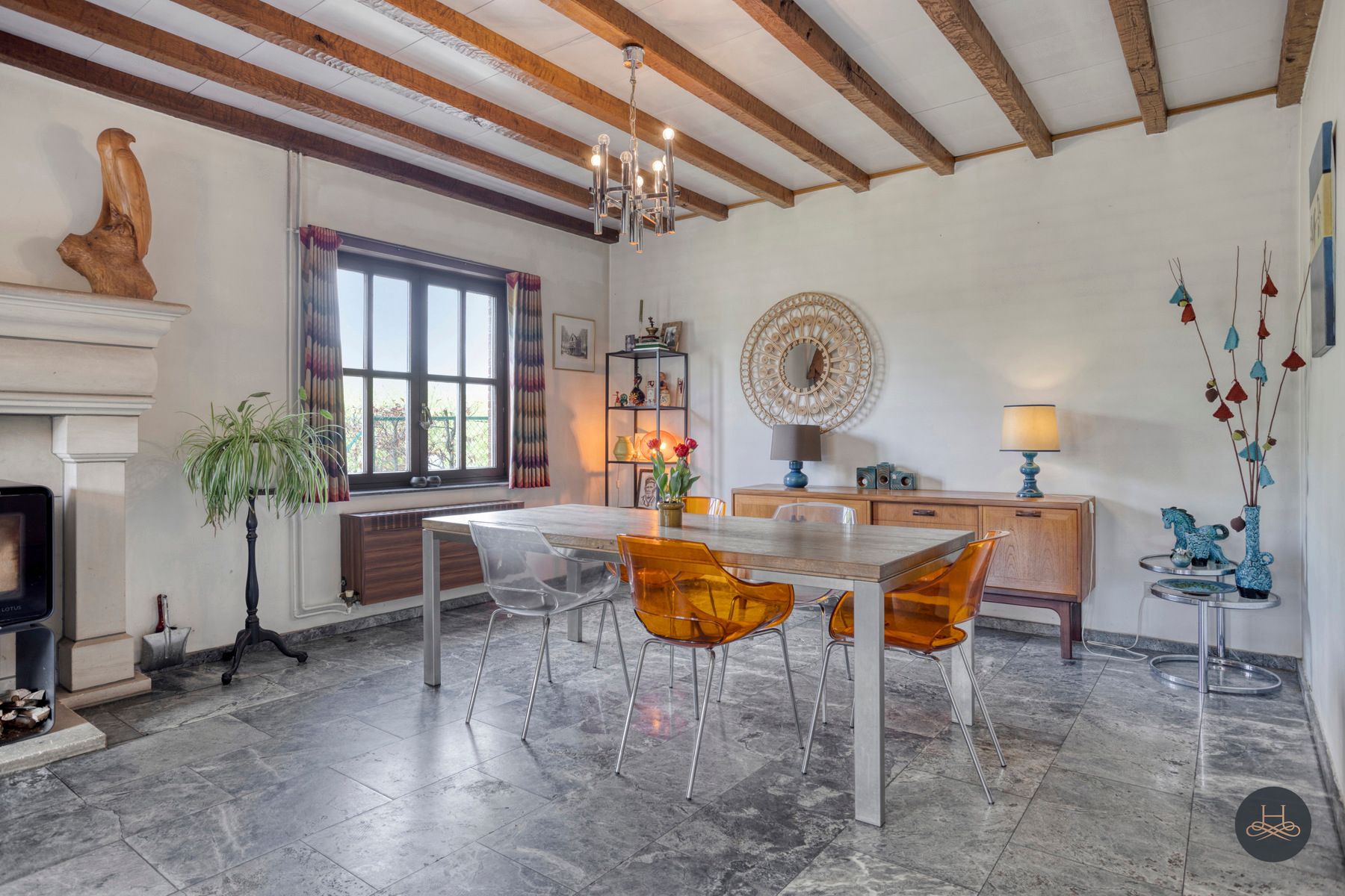 Karaktervolle, goed onderhouden woning nabij het centrum foto 10
