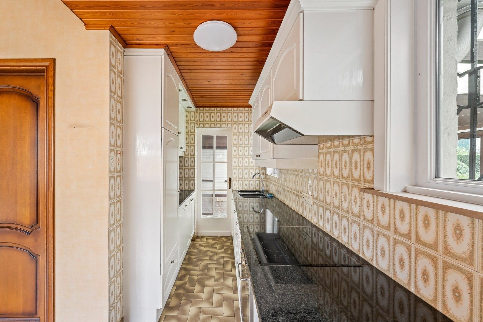 Charmante alleenstaande woning met 3 slaapkamers en garage te Menen foto 11