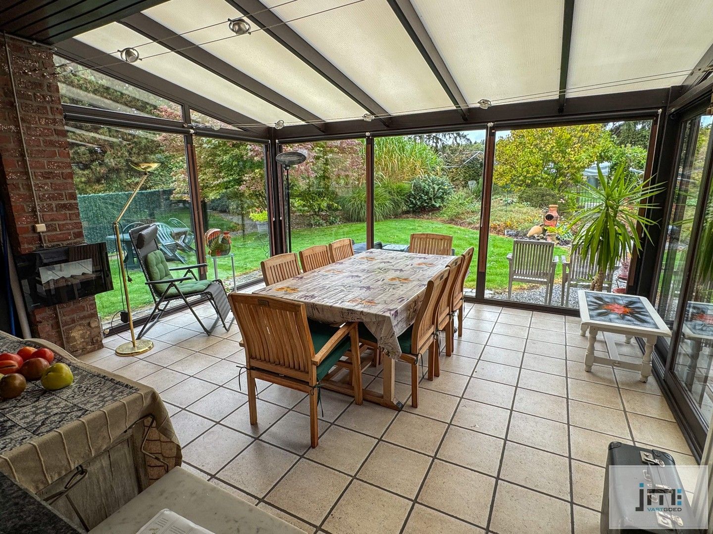 Ruime, lichtrijke woning op prachtig perceel foto 11