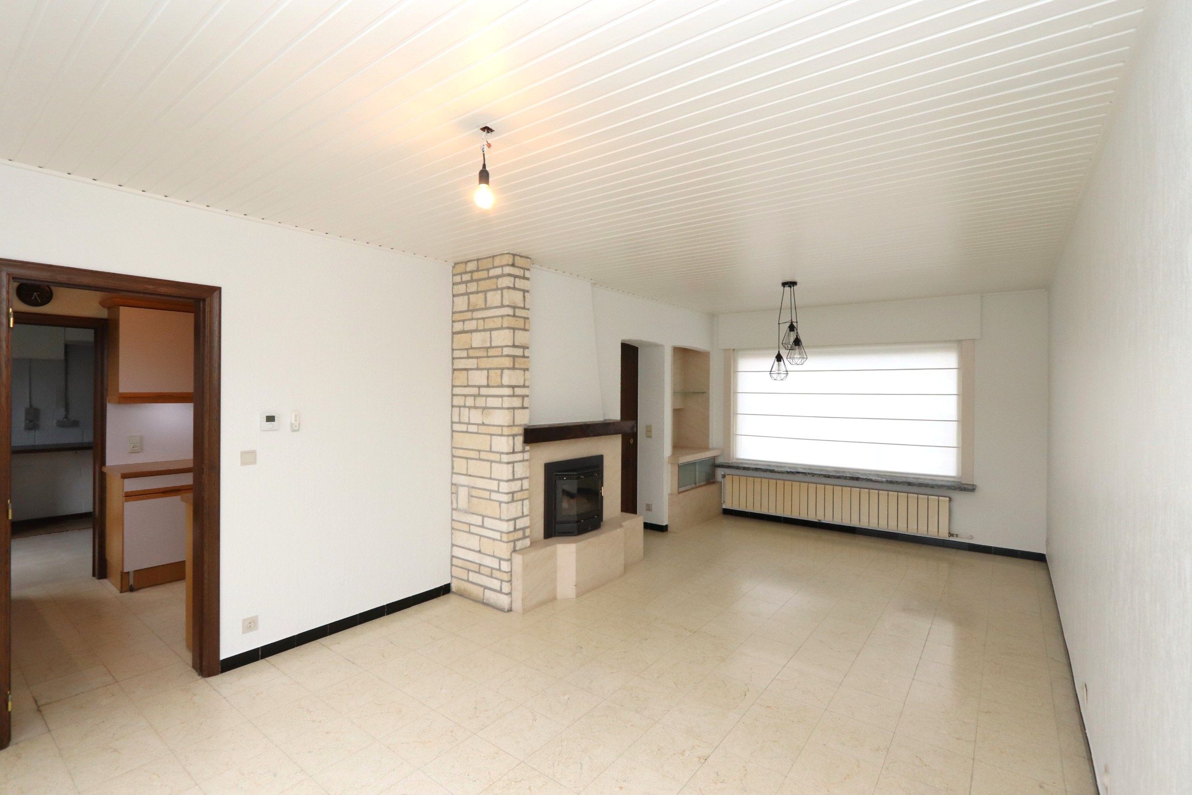 GEZINSWONING MET 4 SLAAPKAMERS EN GARAGE foto 3