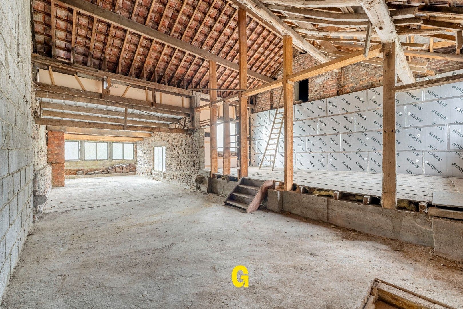 Vakkundig gerenoveerde woning met binnenkoer, tuin en bijgebouwen op 4a 62ca - EPC label B foto 27