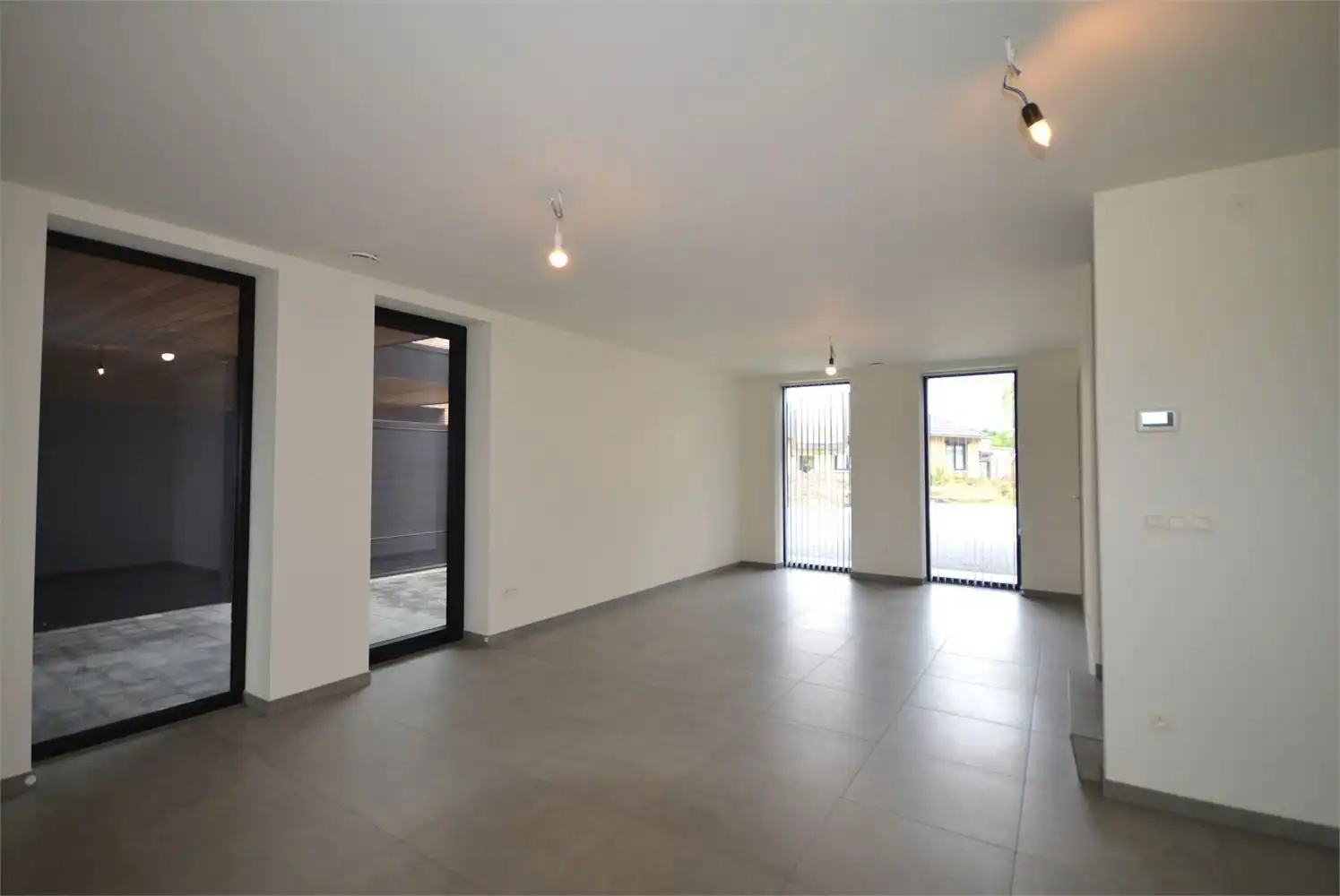 ENKEL AANMELDEN PER MAIL!! LUXUEUS AFGEWERKTE WONING IN PERFECTE STAAT! foto 5