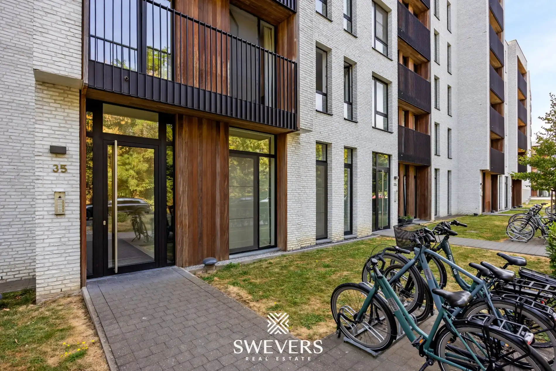Recent en ruim gelijkvloers 3 slpk appartement met tuin en autostaanplaats nabij centrum Hasselt foto 27