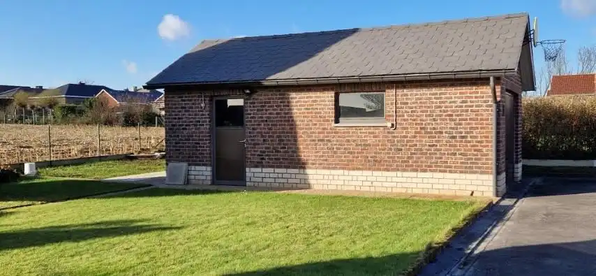 Ruime BUNGALOW open bebouwing,  met 2 slaapkamers, grote zolder, mooie tuin en aparte garage op 9 are 97 ca. foto 58