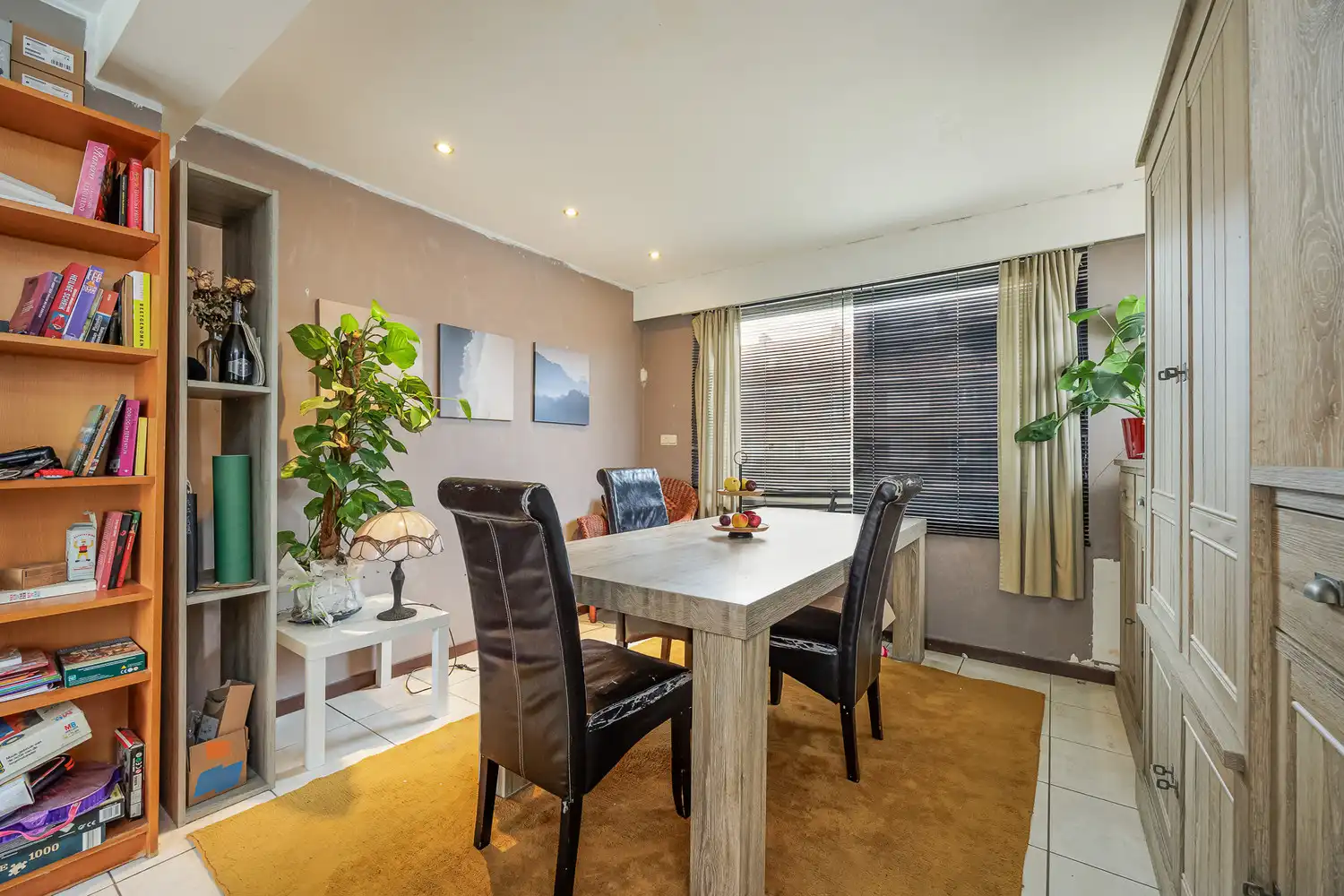 Ruime gezinswoning met 3 slk, tuin, garage en hobbykamer foto 3