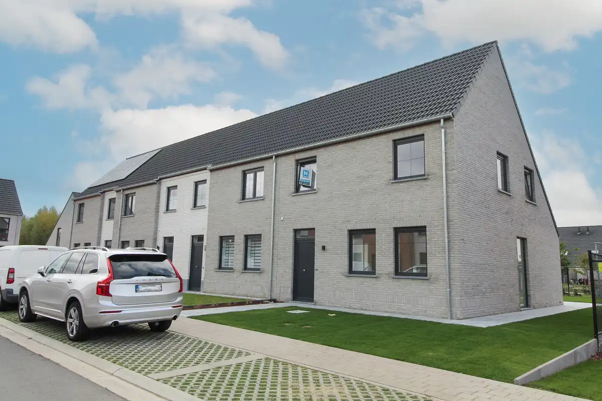 In Meulebeke bouwt Hectaar 4 landelijke nieuwbouwwoningen foto {{pictureIndex}}