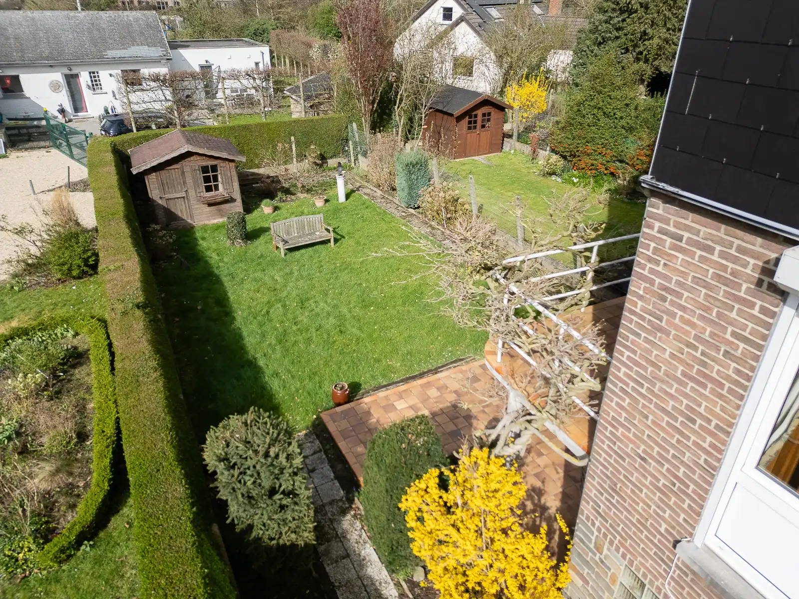 Eengezinswoning met tuin, garage en autostaanplaats foto 3