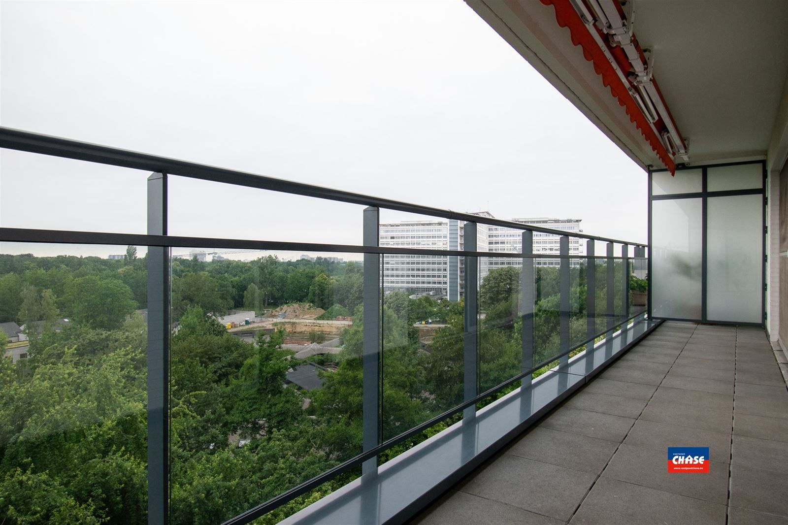 Ruim appartement met 2 slaapkamers & groot terras foto 12