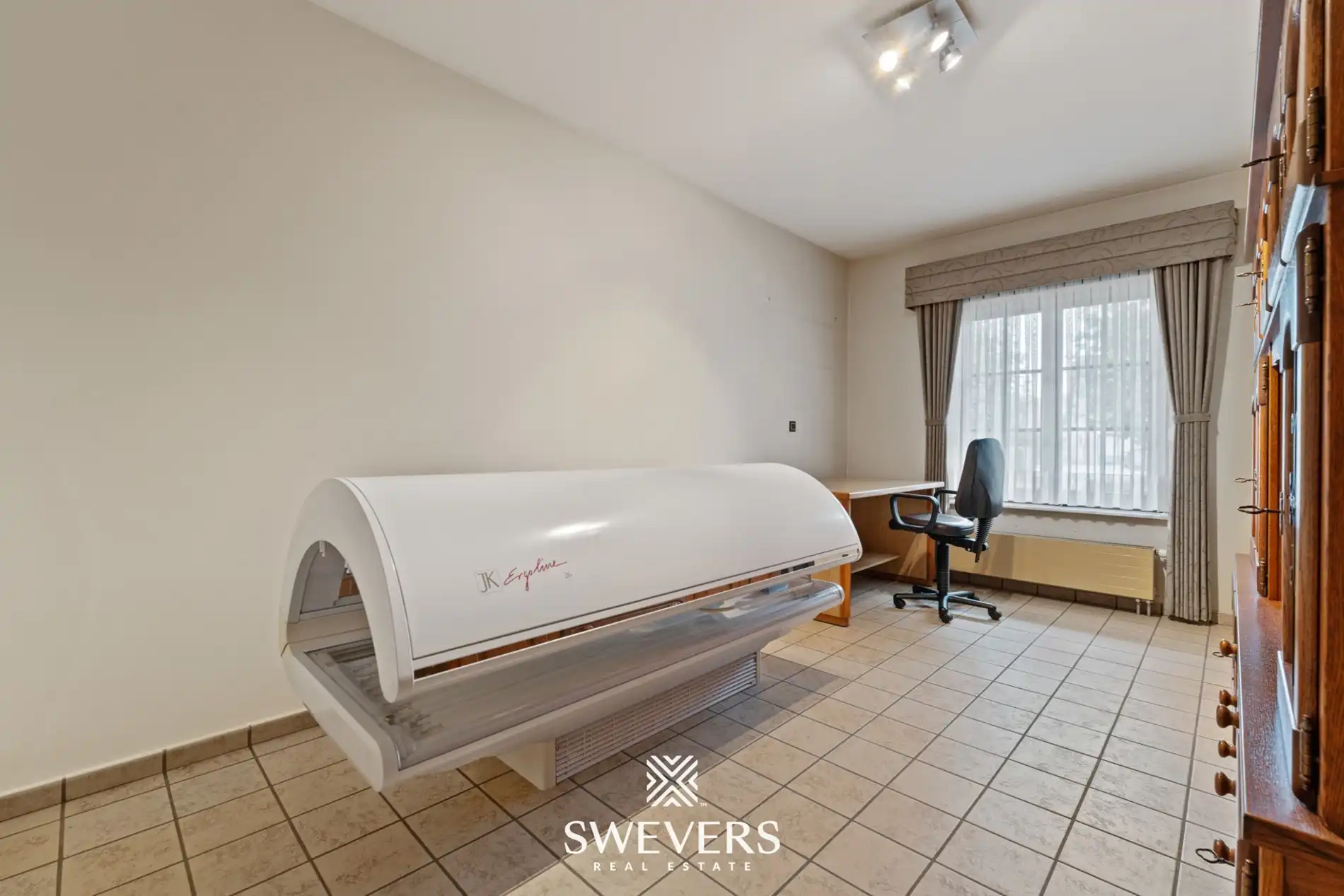 Villa met 395m² woonruimte op 48a zuidgericht perceel foto 20