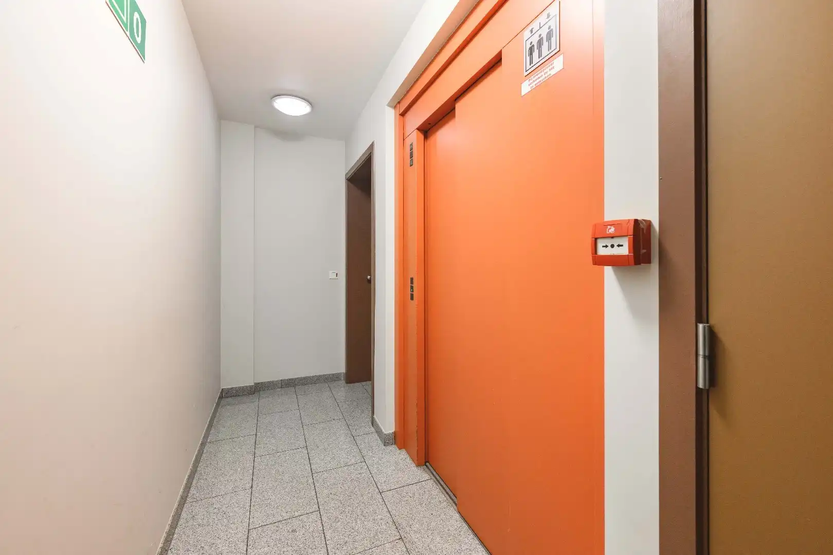 INSTAPKLAAR APPARTEMENT (146 m²) MET 3 SLPKS | STAANPLAATS + BERGING foto 14