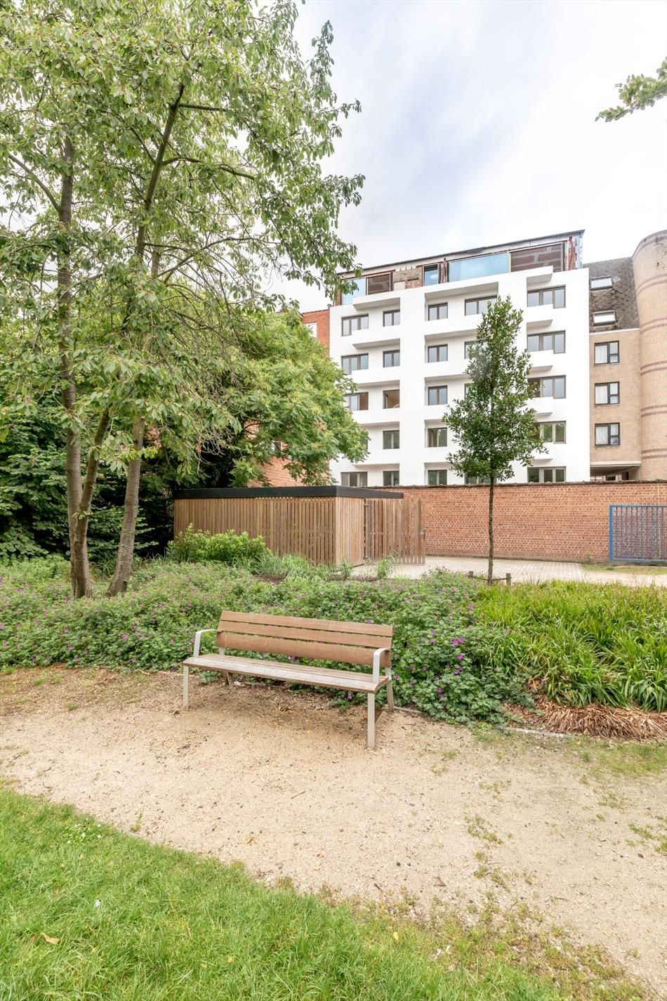 Prachtig gerenoveerd appartement met 2 slaapkamers foto 12