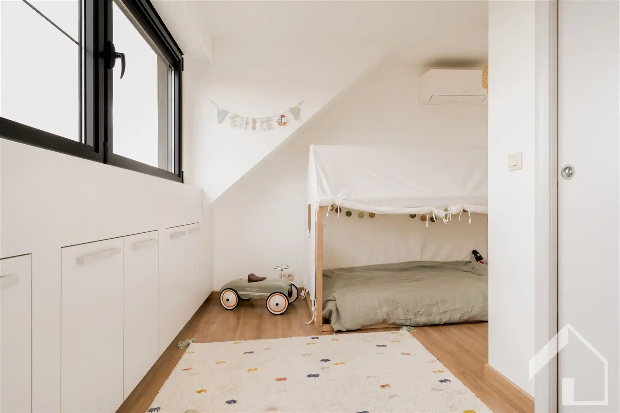 Comfortabele, ruime, instapklare woning met 5 slaapkamers foto 17