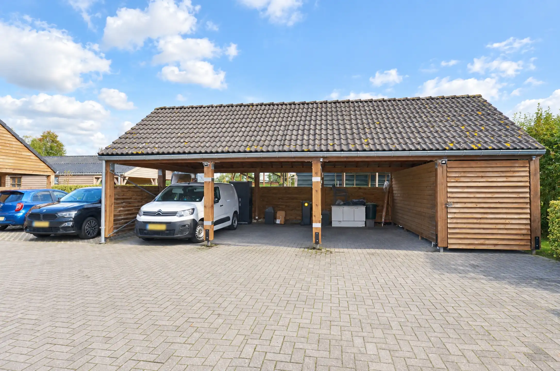 Gezellig tweeslaapkamerappartement met zonnig terras en groen uitzicht foto 12