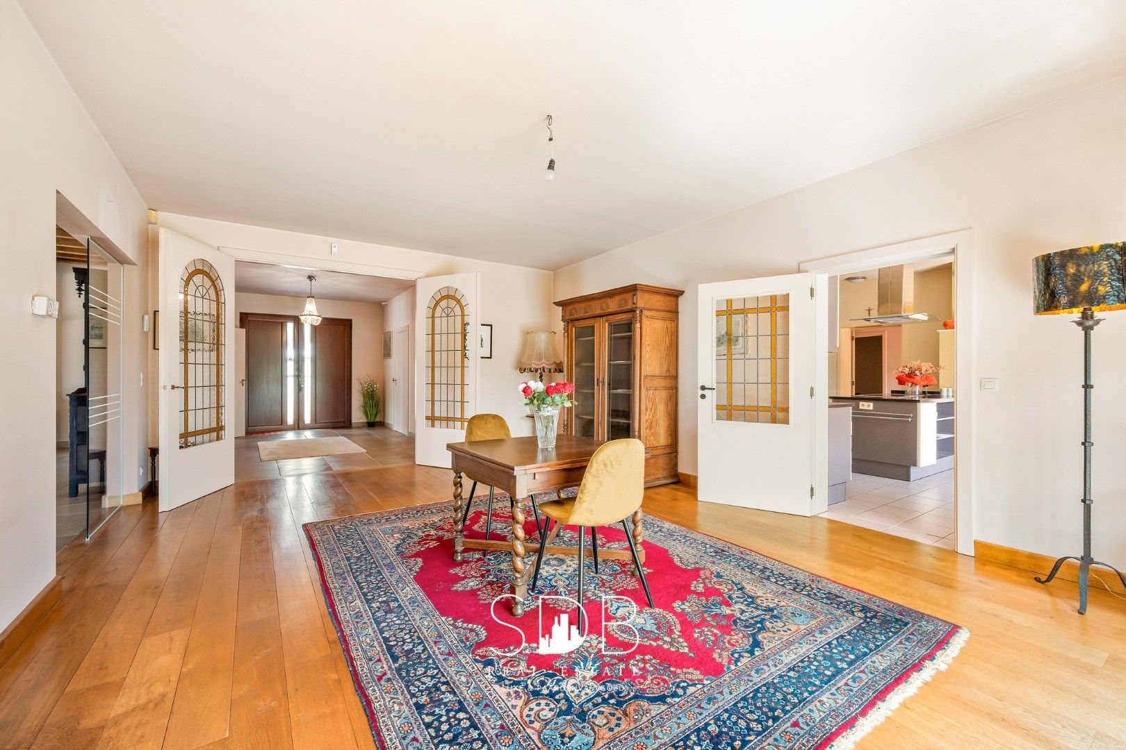 Hedendaagse villa met gezinstuin en graslanden op 7.496m² foto 11