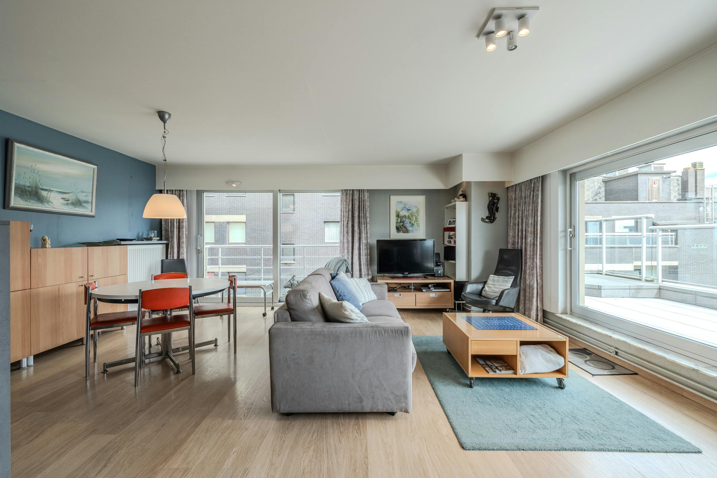 Prachtig hoekappartement met 1 slaapkamer en zijdelings zeezicht te koop te Middelkerke! foto 3
