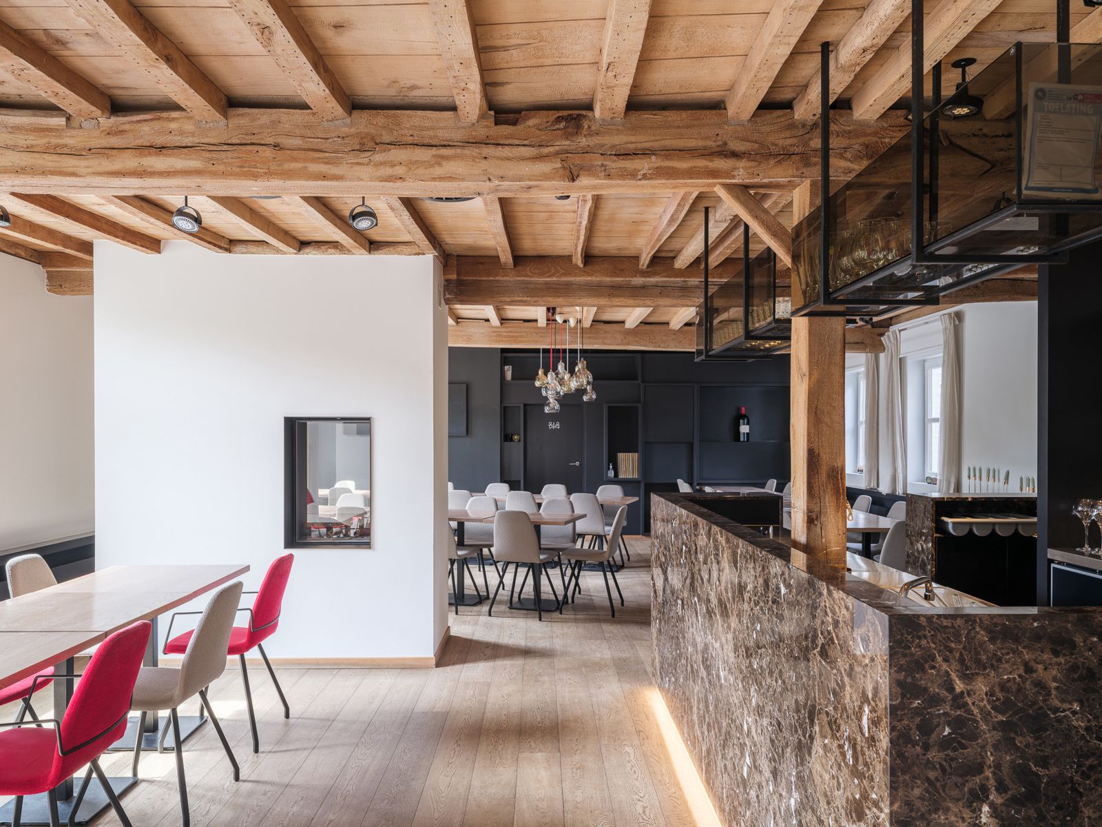 Horecazaak met aparte woning in Maarkedal foto {{pictureIndex}}