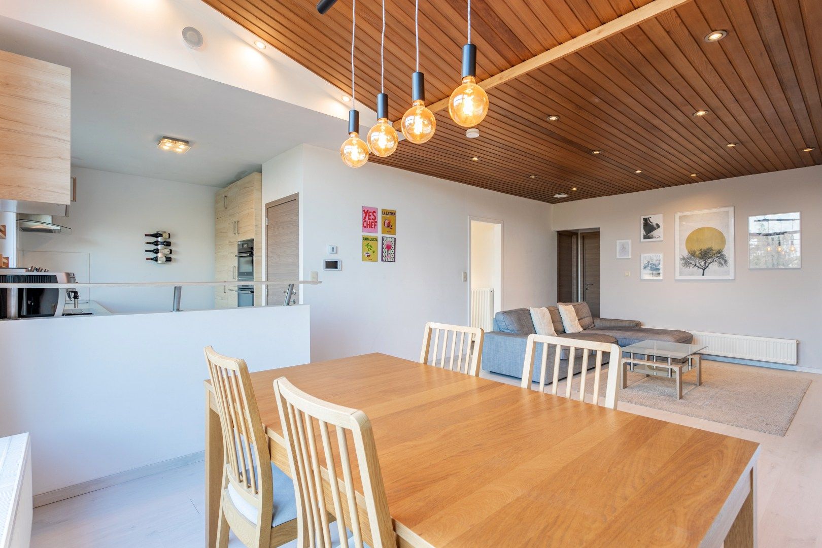 Rustig gelegen halfopen woning met tuin en garage foto 9
