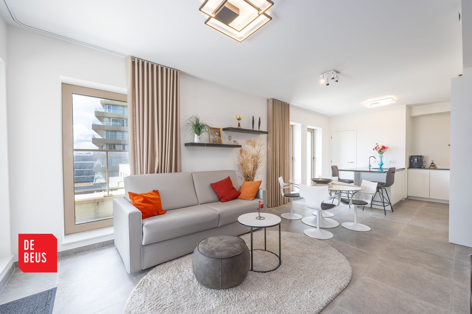 Exclusief appartement met zonnig terras in nieuwbouwresidentie. foto {{pictureIndex}}