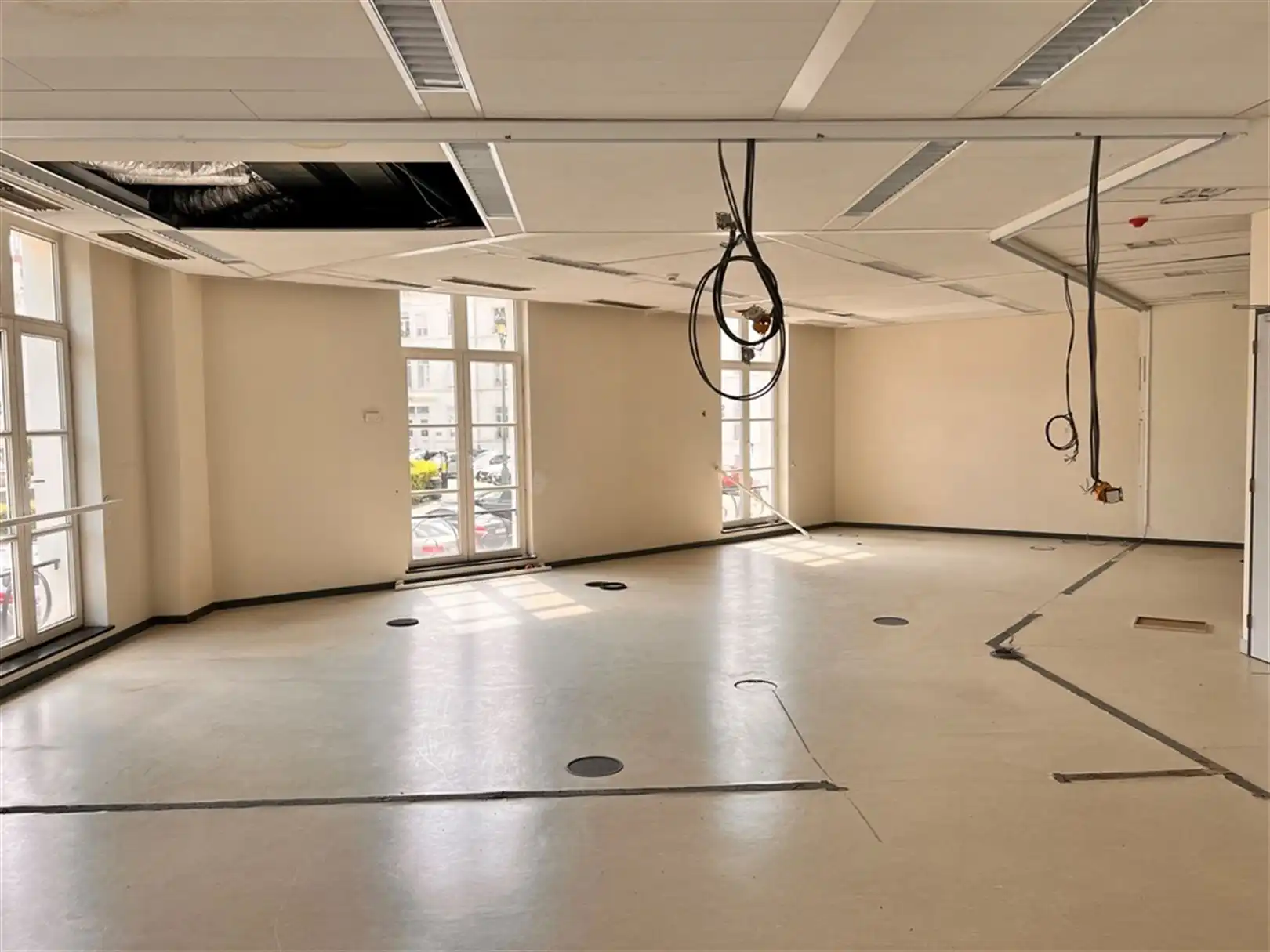 BARRICADES 1: kantoren te huur vanaf 150m² foto 3