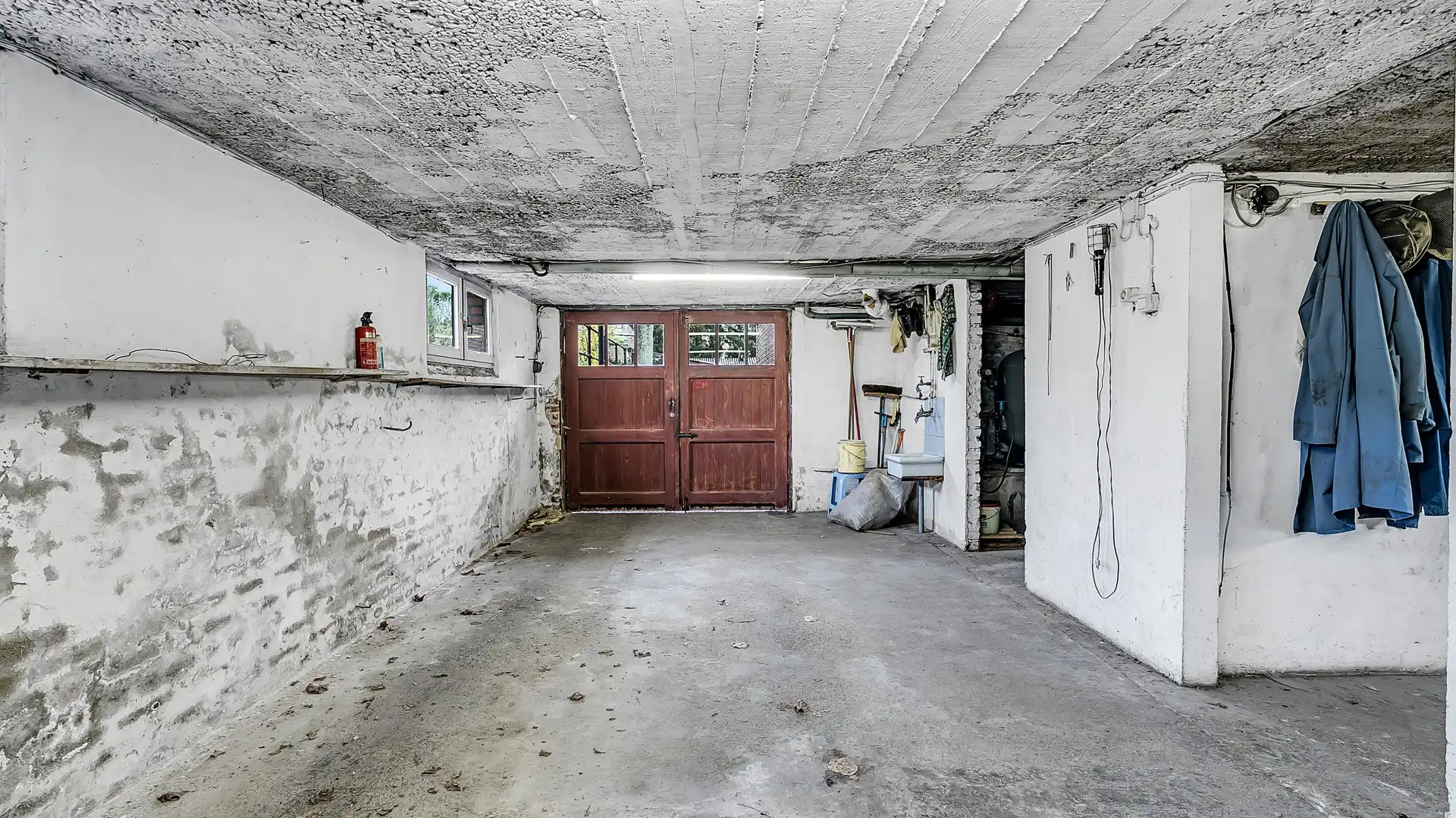 Rustig gelegen te renoveren woning met 4 slaapkamers op een perceel van 13a 07ca foto 19