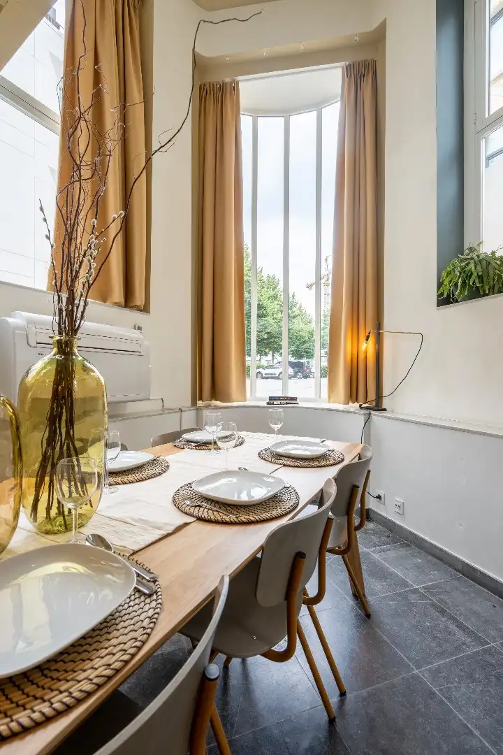 Iconisch hoekgebouw met zorgeloos rendement foto 3