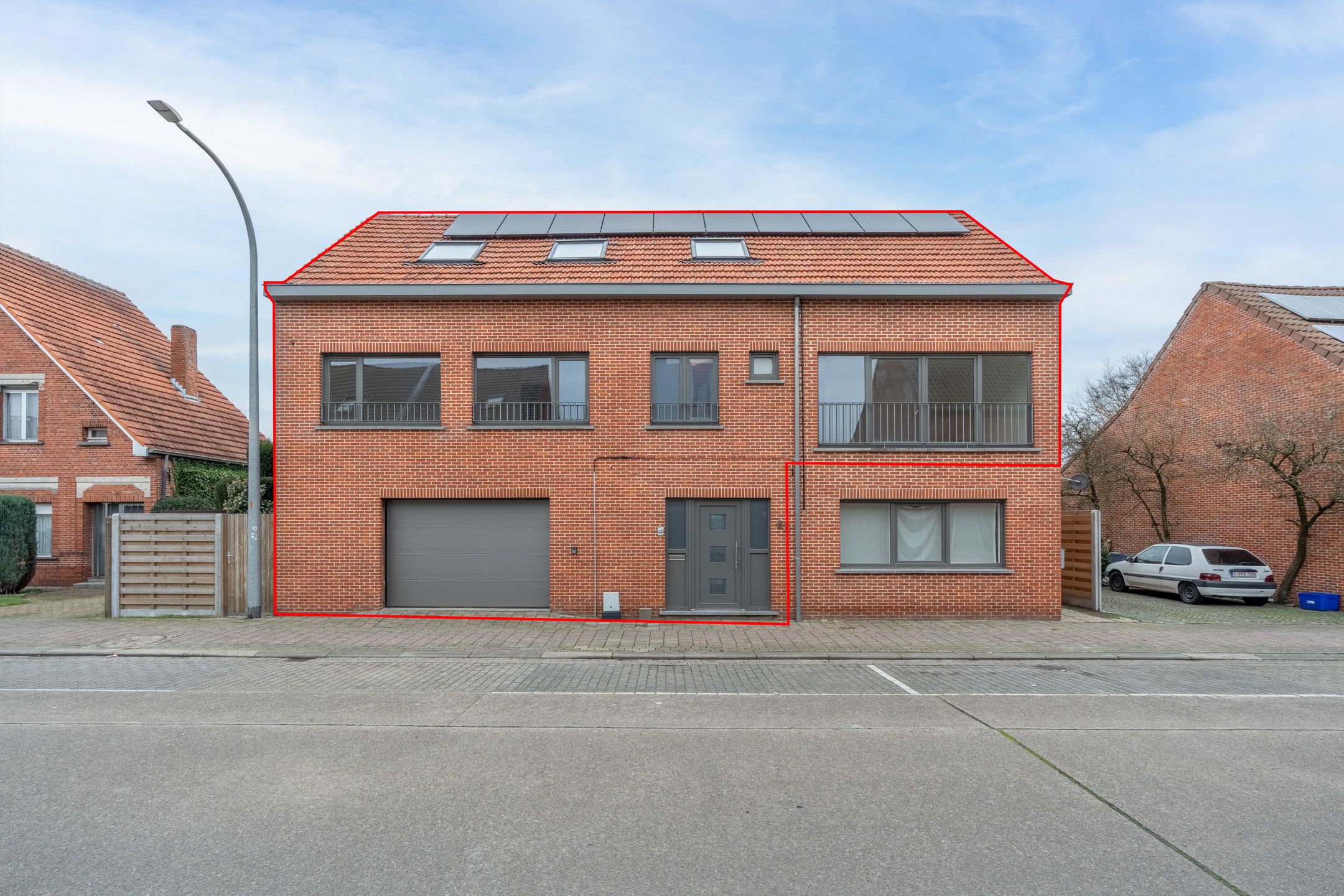 Duplex app (197m²) met 4 slaapkamers vlakbij centrum Beerse. foto {{pictureIndex}}