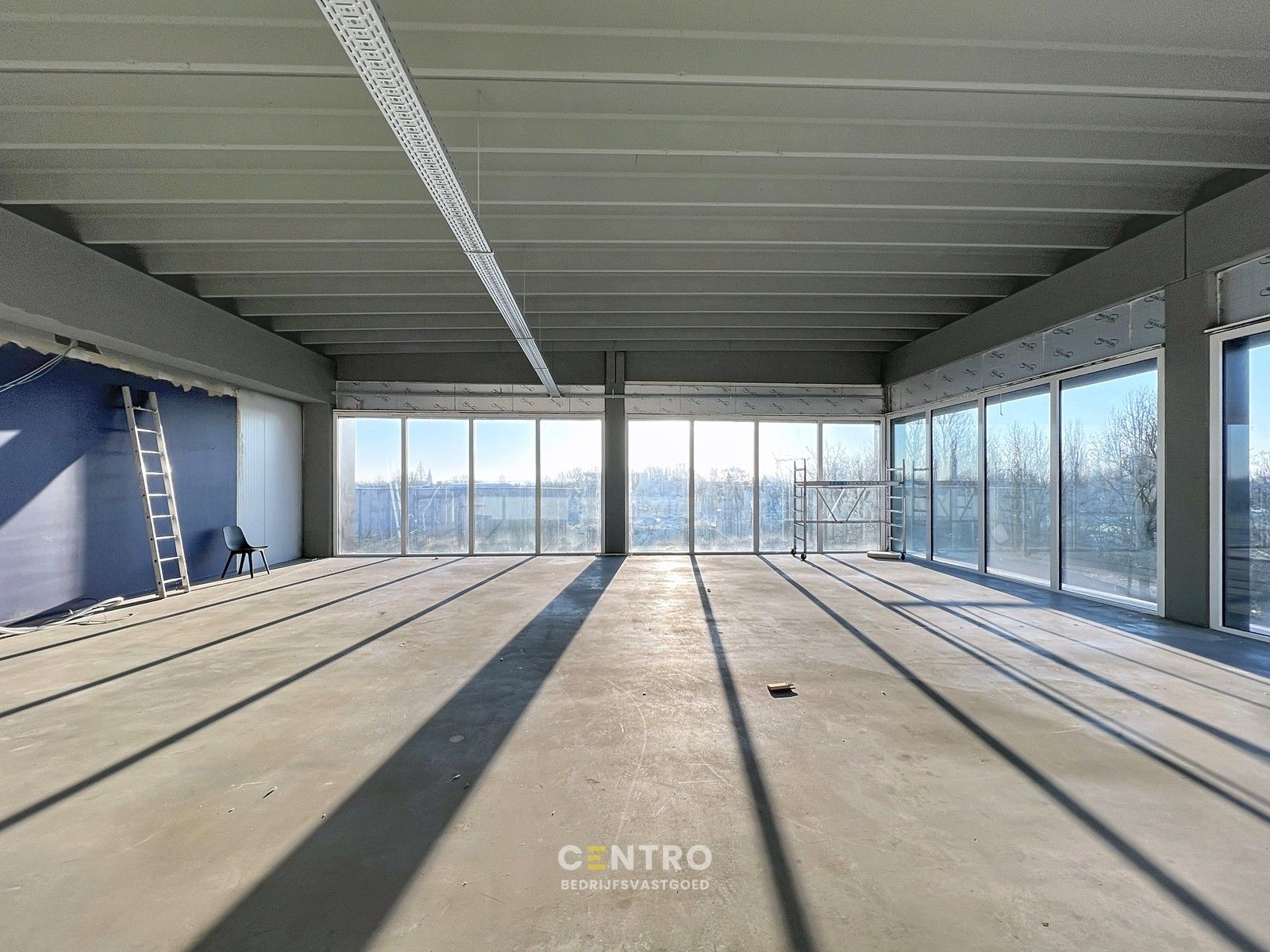 Energiezuinige, vernieuwde SERVICED kantoorruimte met mogelijkheid om een MAGAZIJN (215m²) bij te huren op Ieper Business Park! foto 19