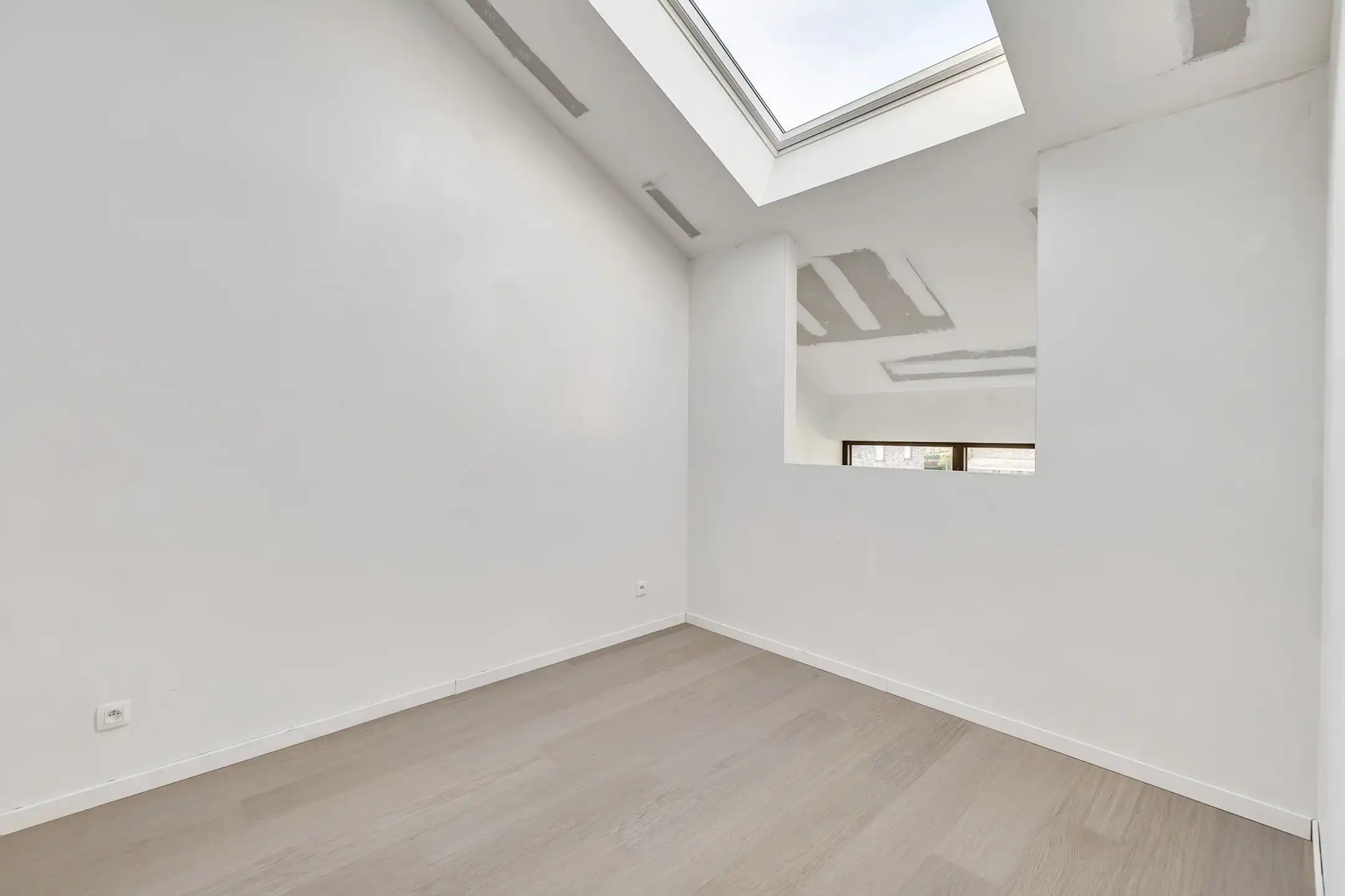 Prachtige nieuwbouwwoning in uniek woonerf foto 13