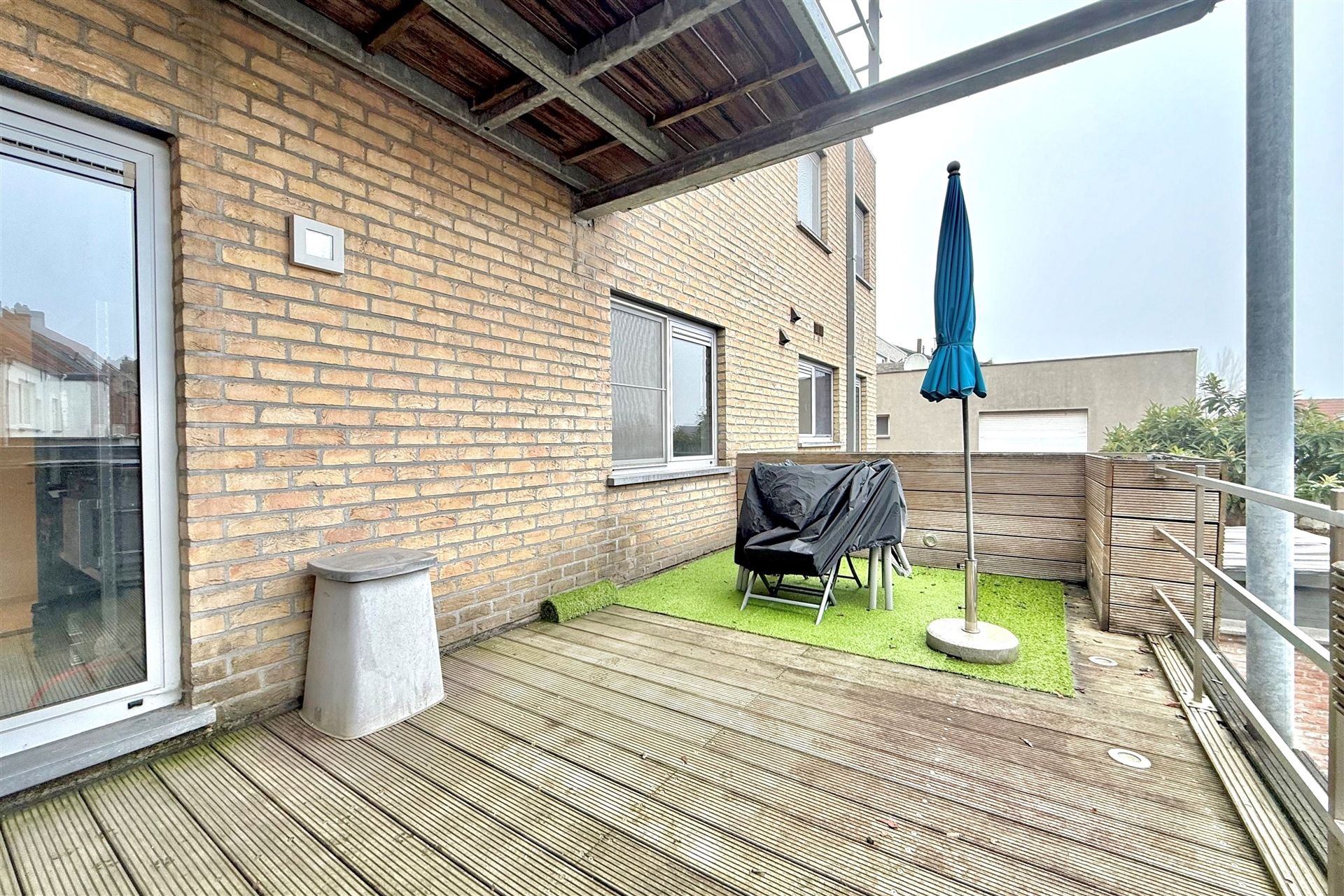 Instapklaar 2-slpk appt met terras en lift foto 16