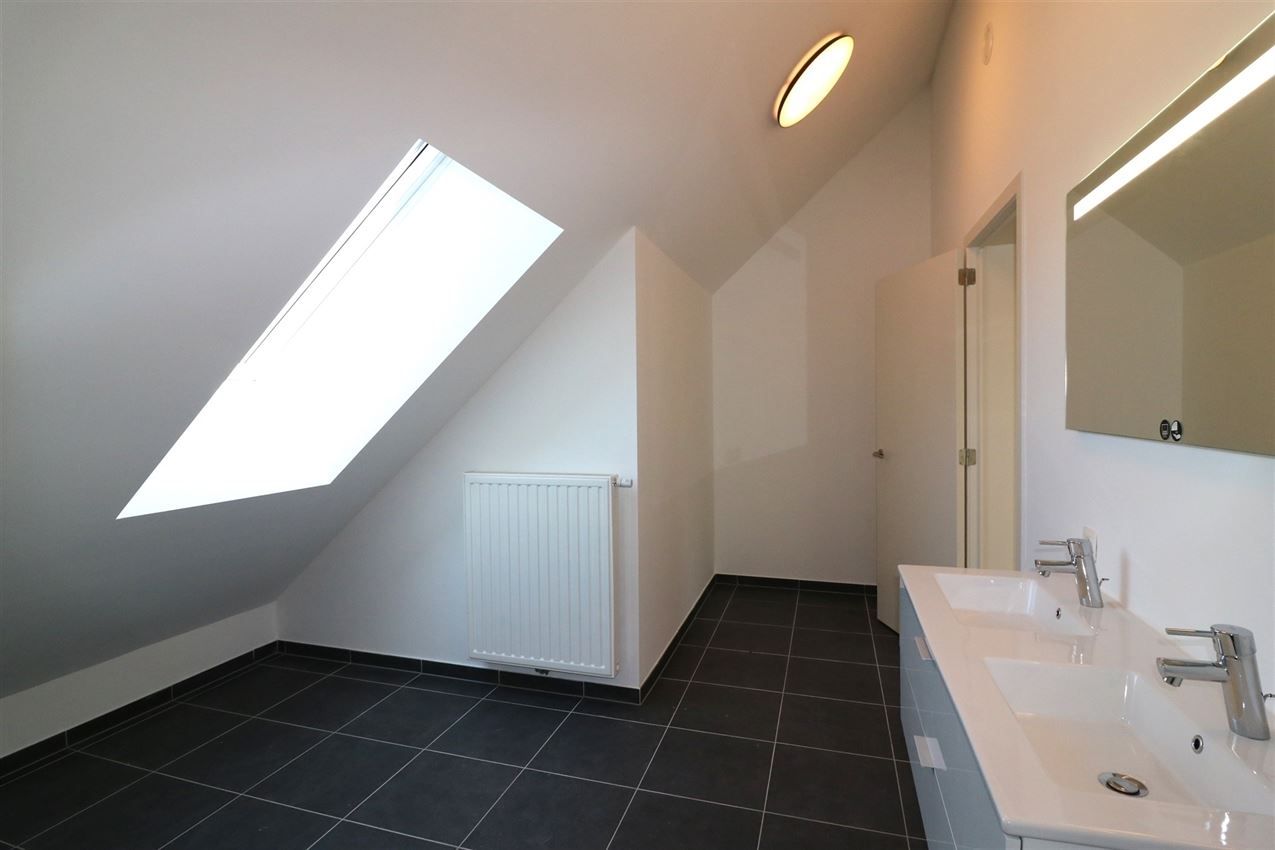 Bijzonder opgevat penthouse, 2 slpk., garage, groot terras foto 25