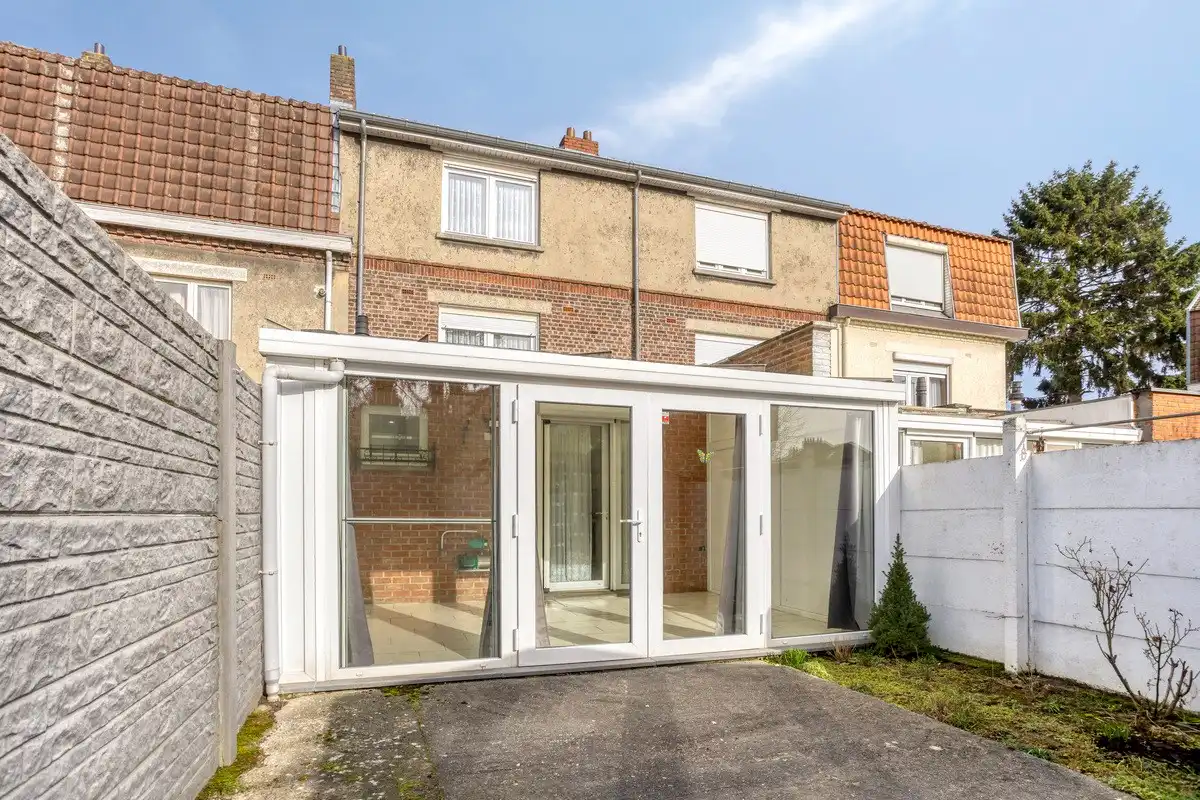 Instapklare gezinswoning in goed gelegen woonwijk foto 14