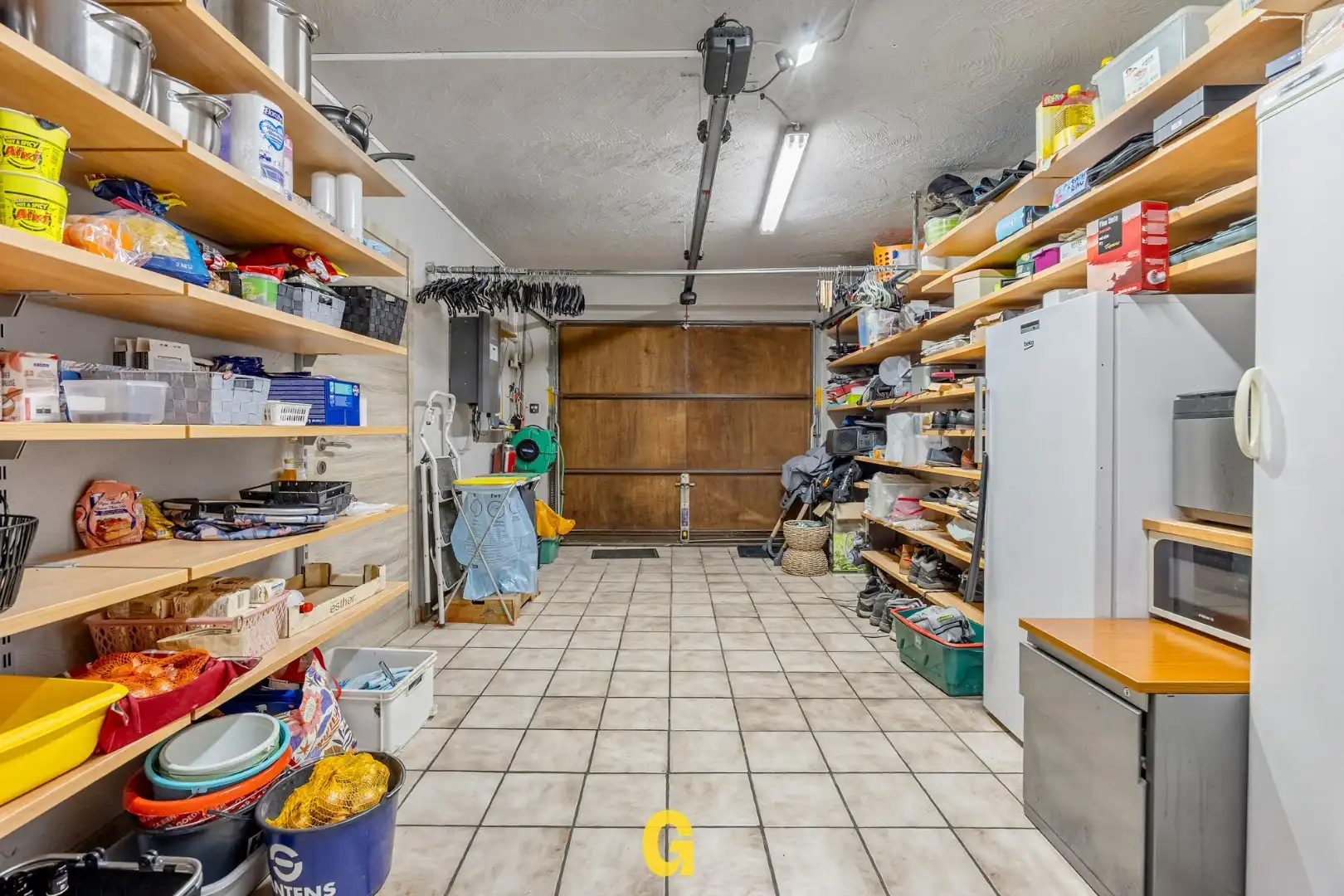 Halfopen woning met prachtige tuin met zwembad en blijvend zicht op achterliggend groen foto 15