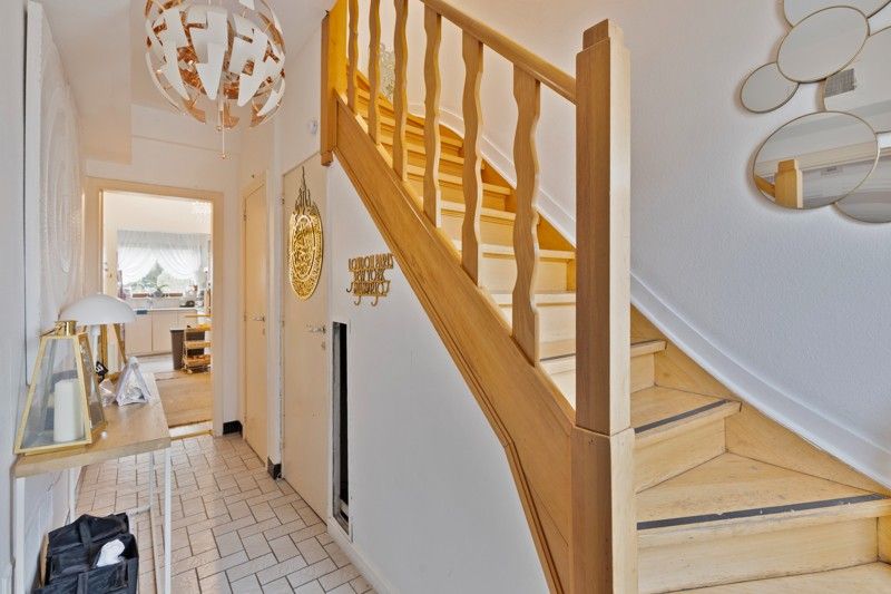 Ruime en instapklare bel-etage woning in Koningslo foto 2