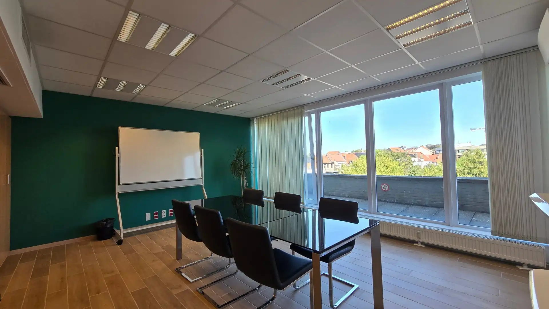Instapklare kantoorruimte van 241 m²  in Brussel. foto 13