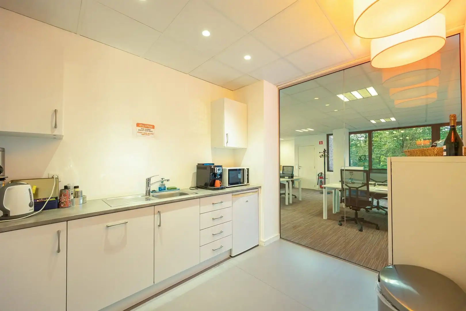Instapklare kantoorruimte van 235 m² nabij E19 en A12  foto 4