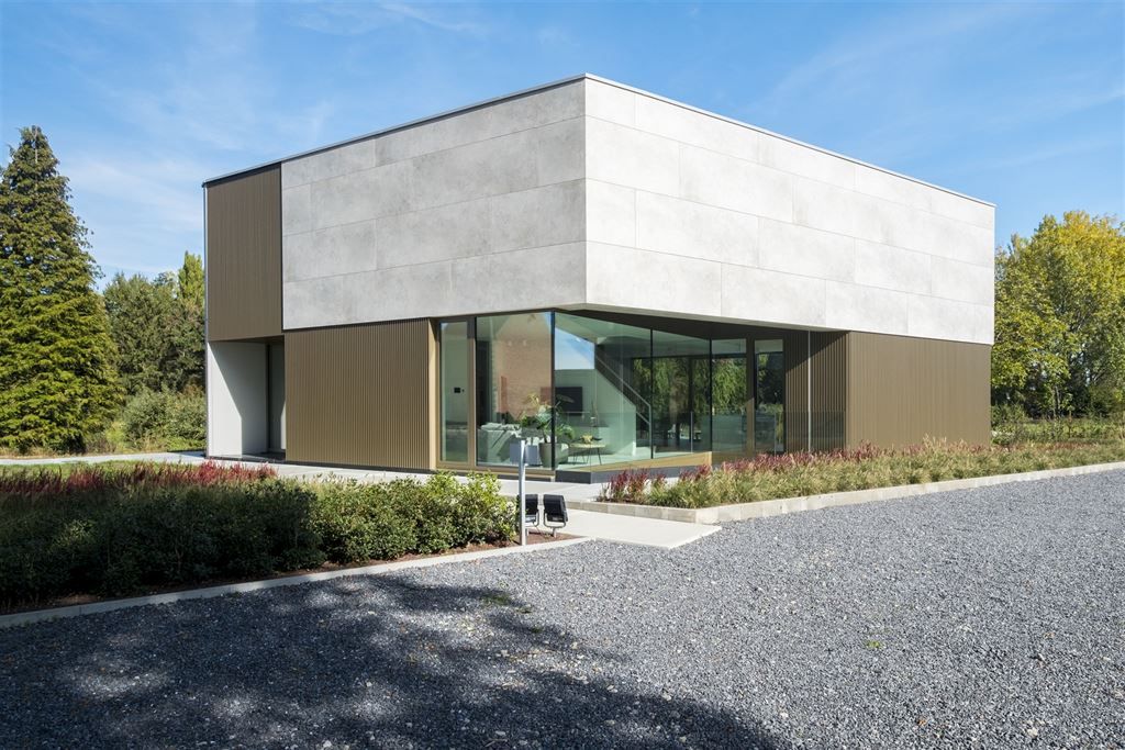 Strakke en moderne villa met high-end afwerking foto 26