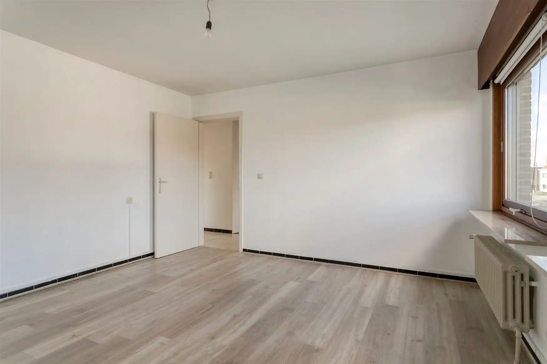 Woning gelegen in rustige, residentiële wijk foto 8