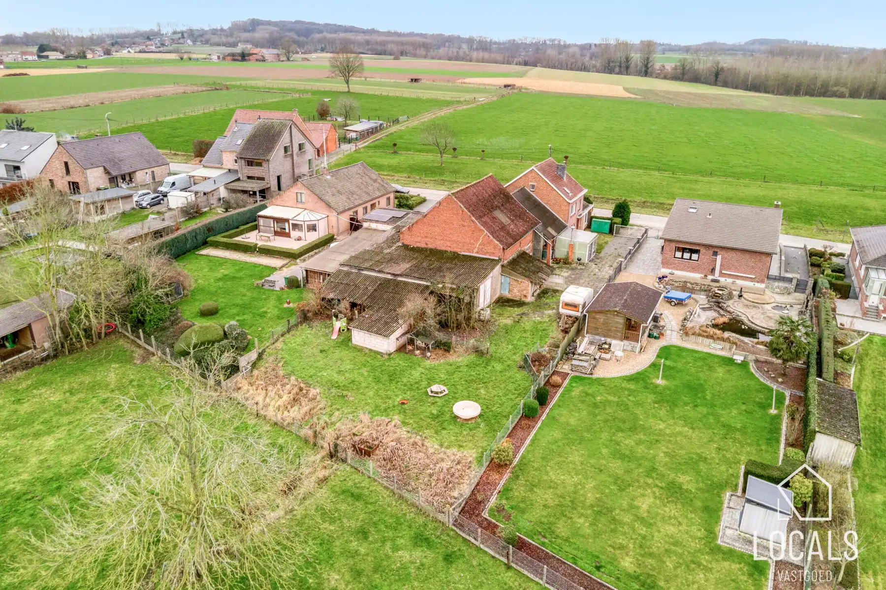 Unieke gezinswoning (open bebouwing) met potentieel! foto 4