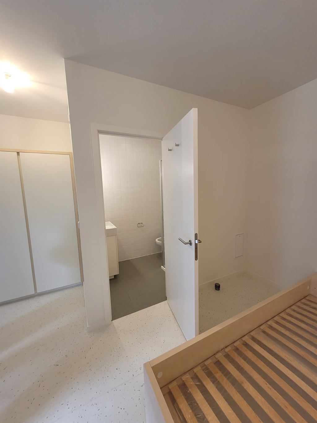 Prachtige hoogwaardige nieuwbouw studentenkamer in hartje Leuven.  foto 2