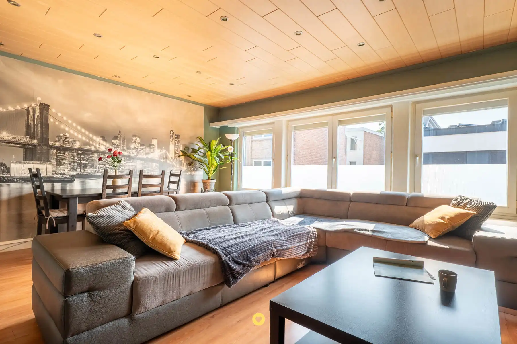 Appartement met 1 slk, westgericht terras en veel potentieel foto {{pictureIndex}}