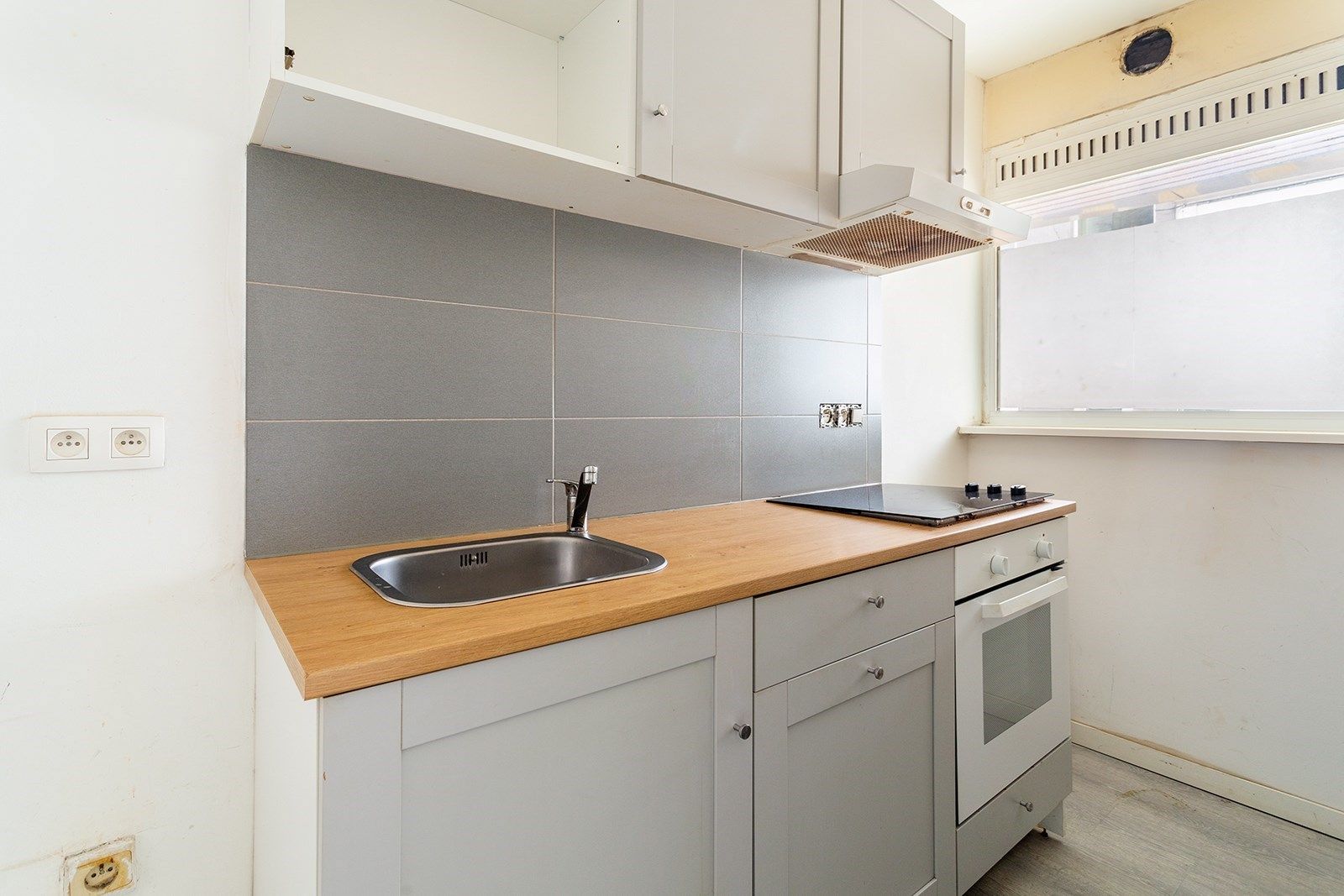 Winkelpand (ingericht als appartement) op strategische locatie foto 3
