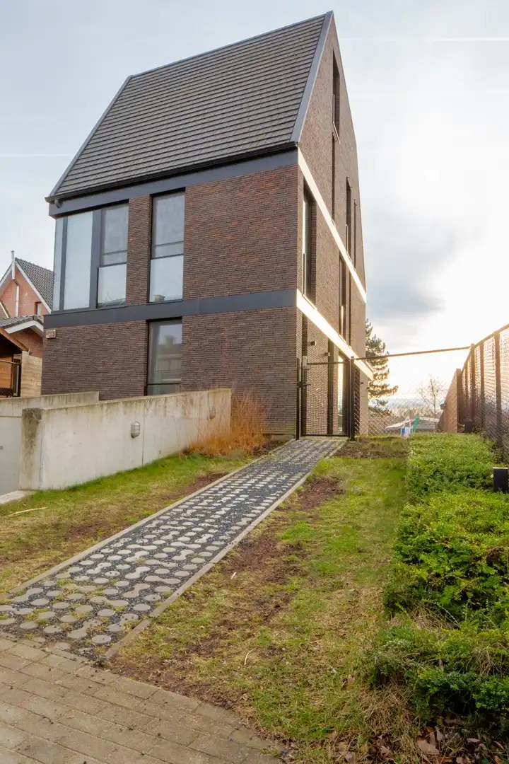 Nieuwbouw duplexappartement met tuin op strategische locatie foto 12