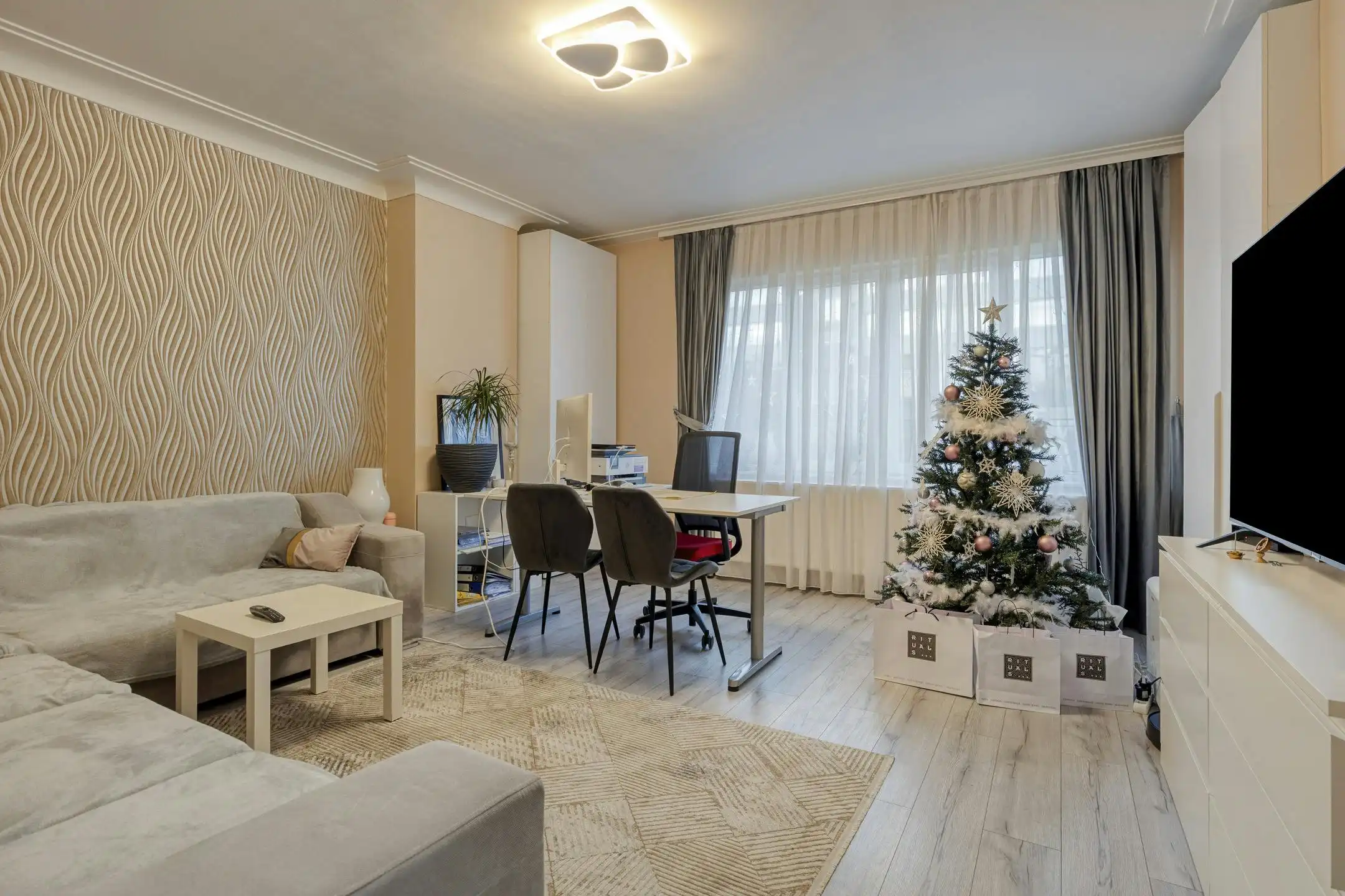 Gerenoveerd gelijkvloers appartement te koop in Merksem foto 3