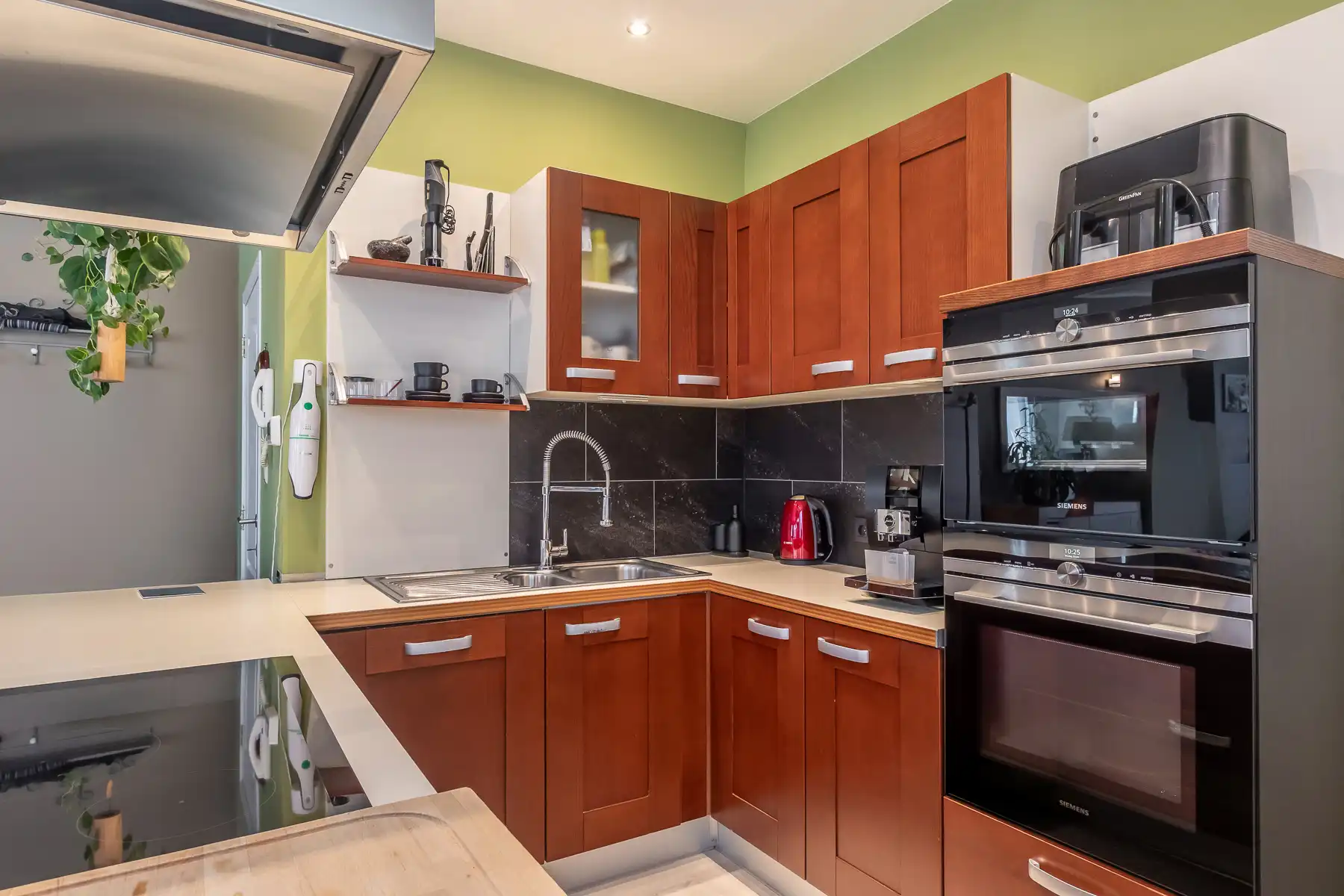 Prachtig gebouw met handelsruimte en 2 appartementen foto 22