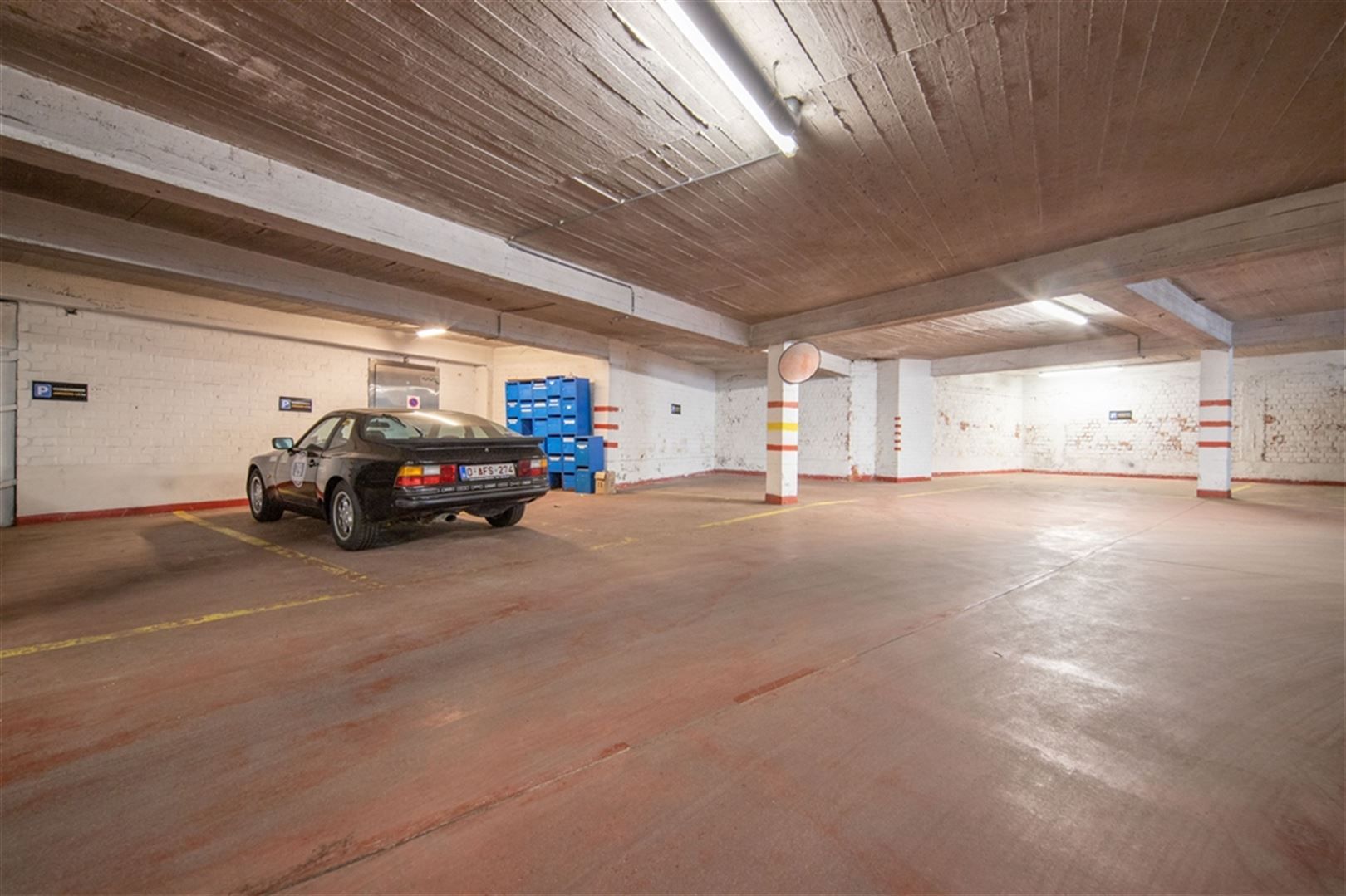 Gelijkvloers kantoor met parking te koop foto 17